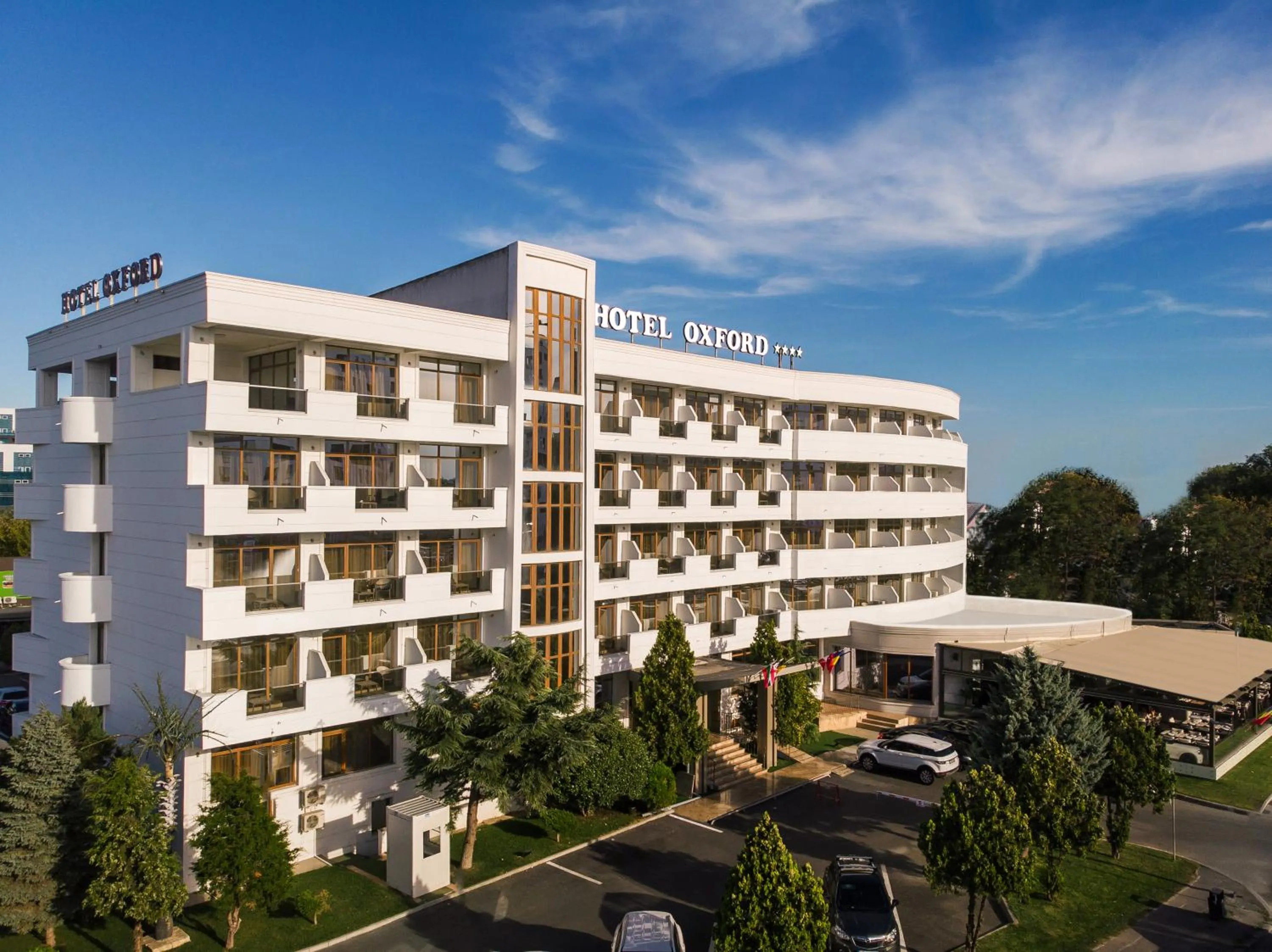 Property building in Hotel Oxford