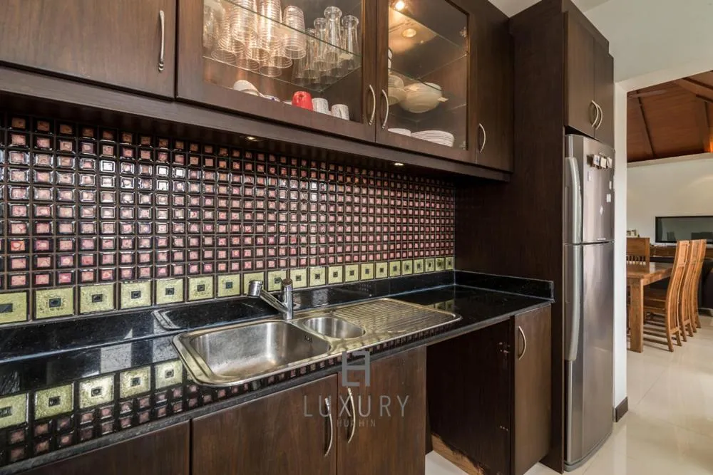 4 Bedroom Private Bali Style Villa HH6