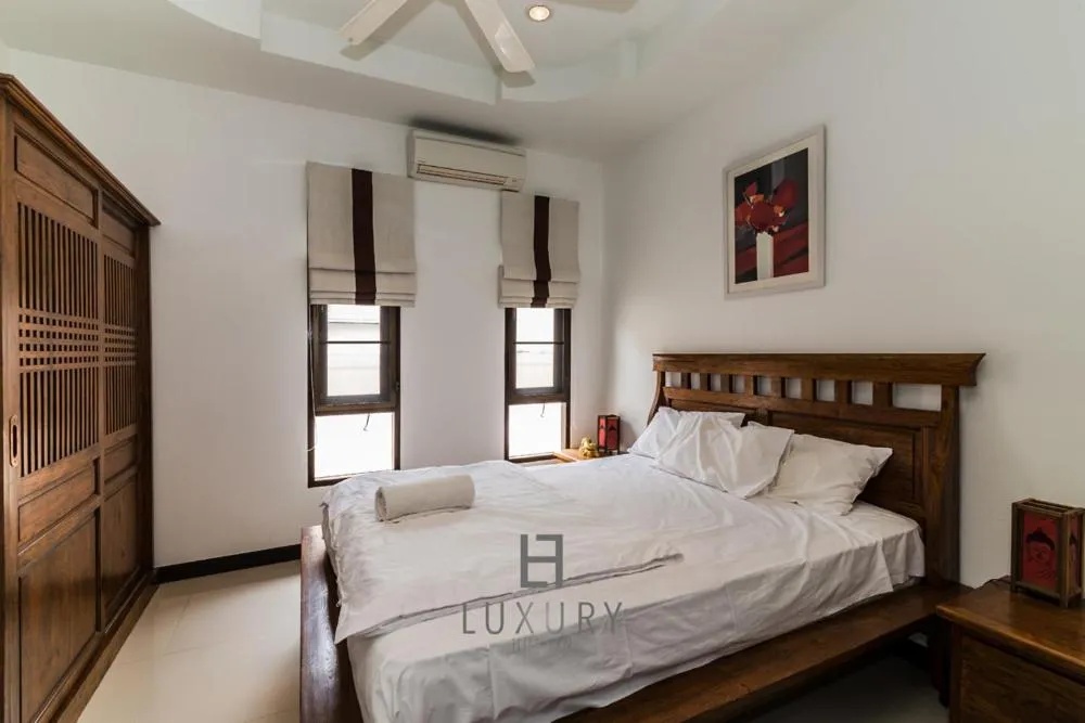 Bed in 4 Bedroom Private Bali Style Villa HH6