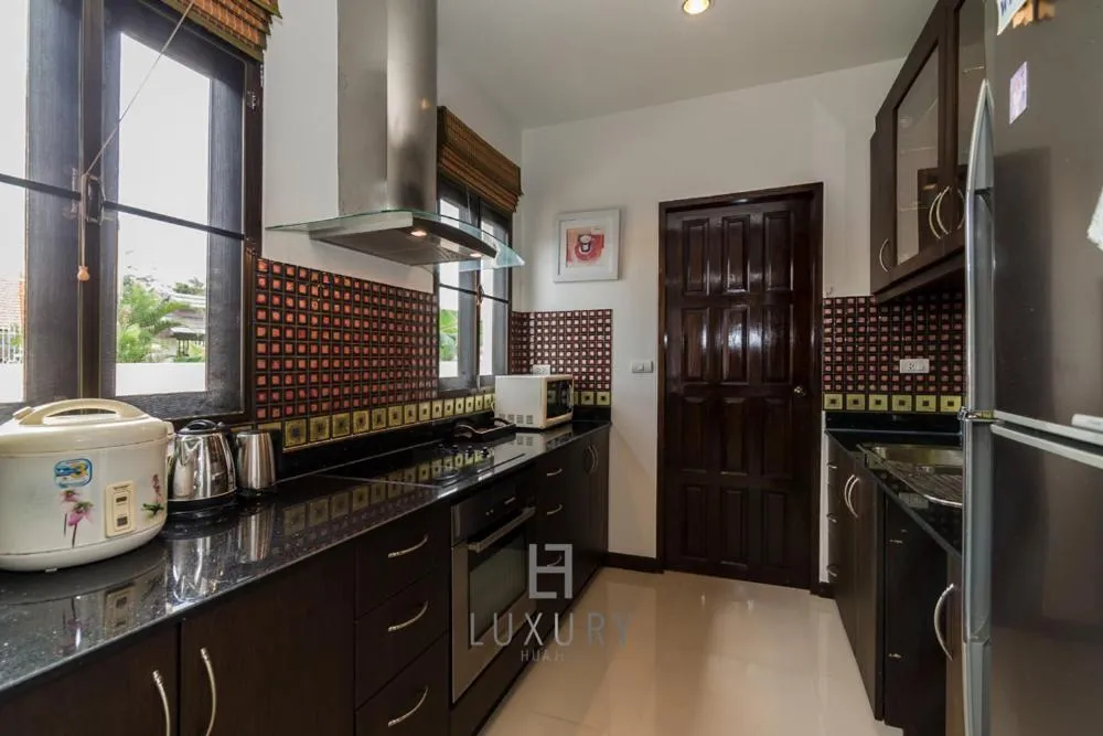 4 Bedroom Private Bali Style Villa HH6