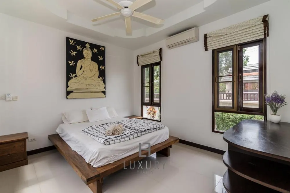 Bed in 4 Bedroom Private Bali Style Villa HH6