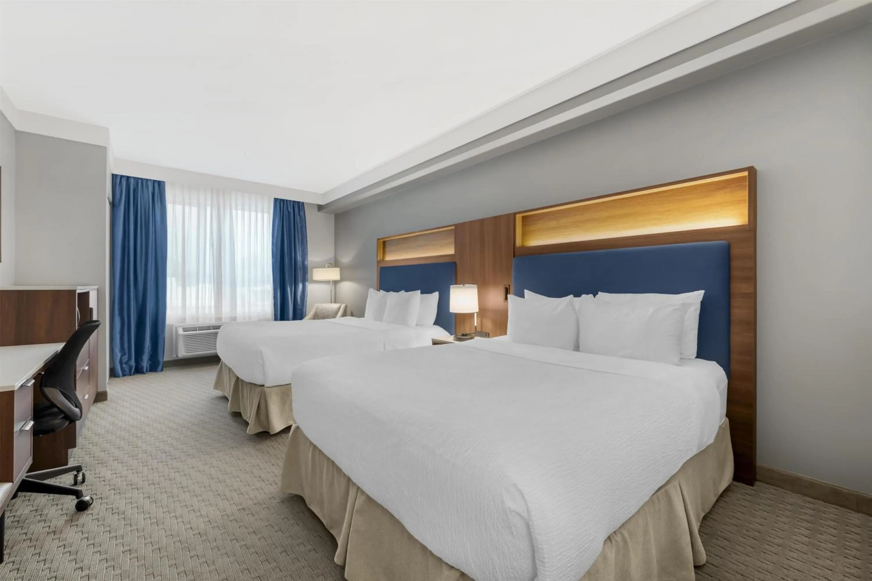 Bedroom, Bed in Best Western Plus Revelstoke