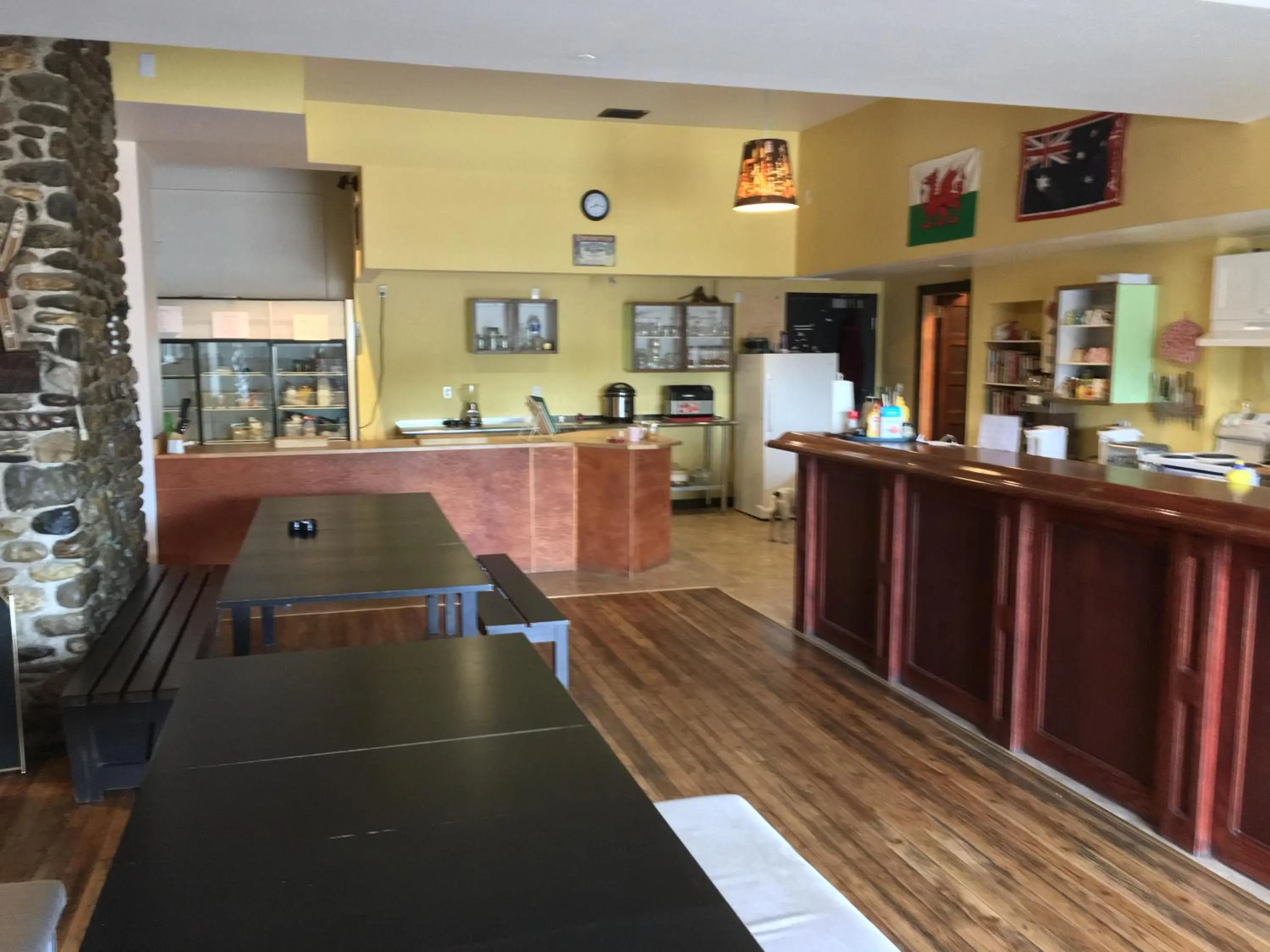 Communal kitchen in Dreamcatcher Hostel