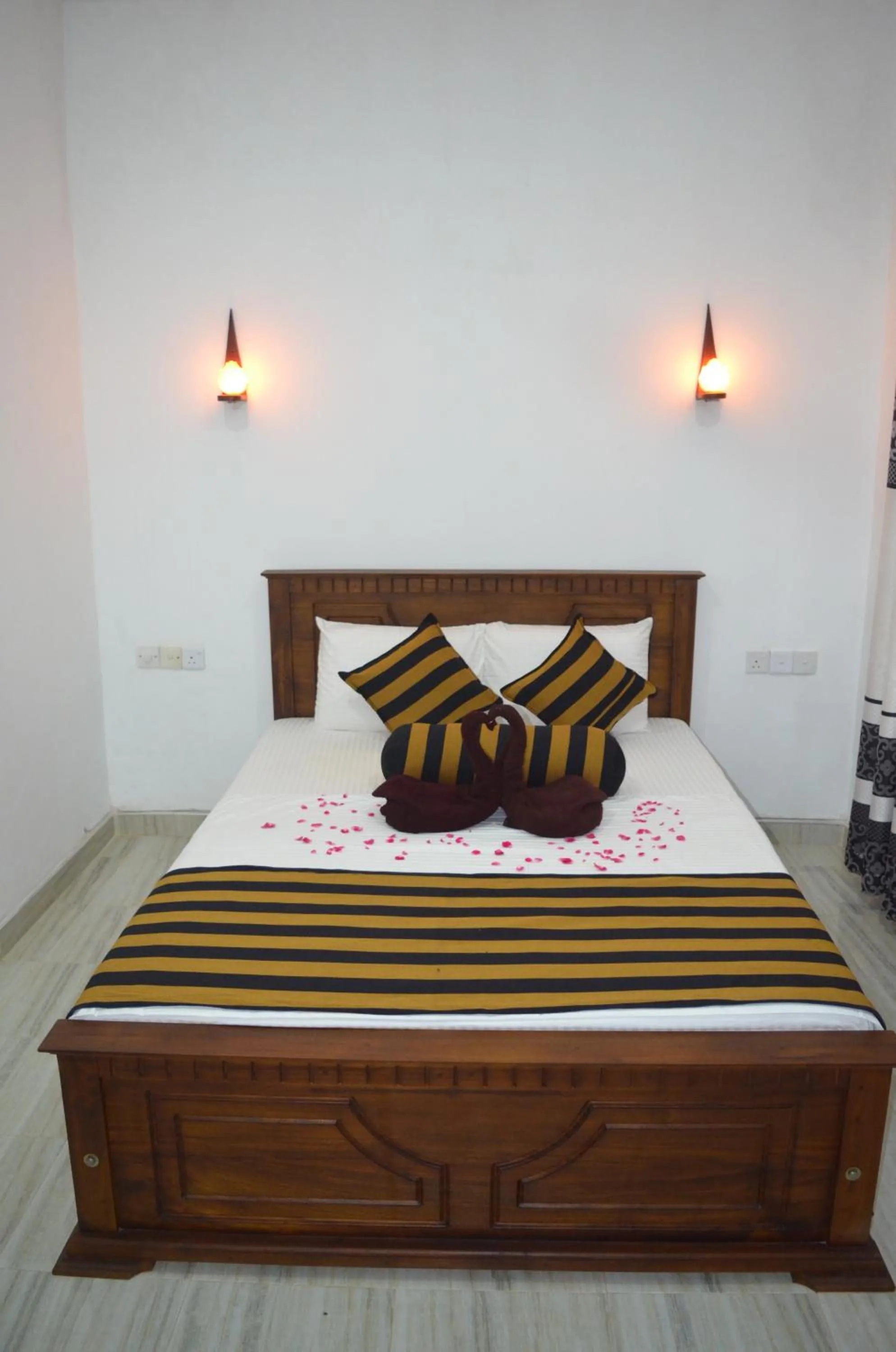 Bedroom, Bed in Green Garden Resort