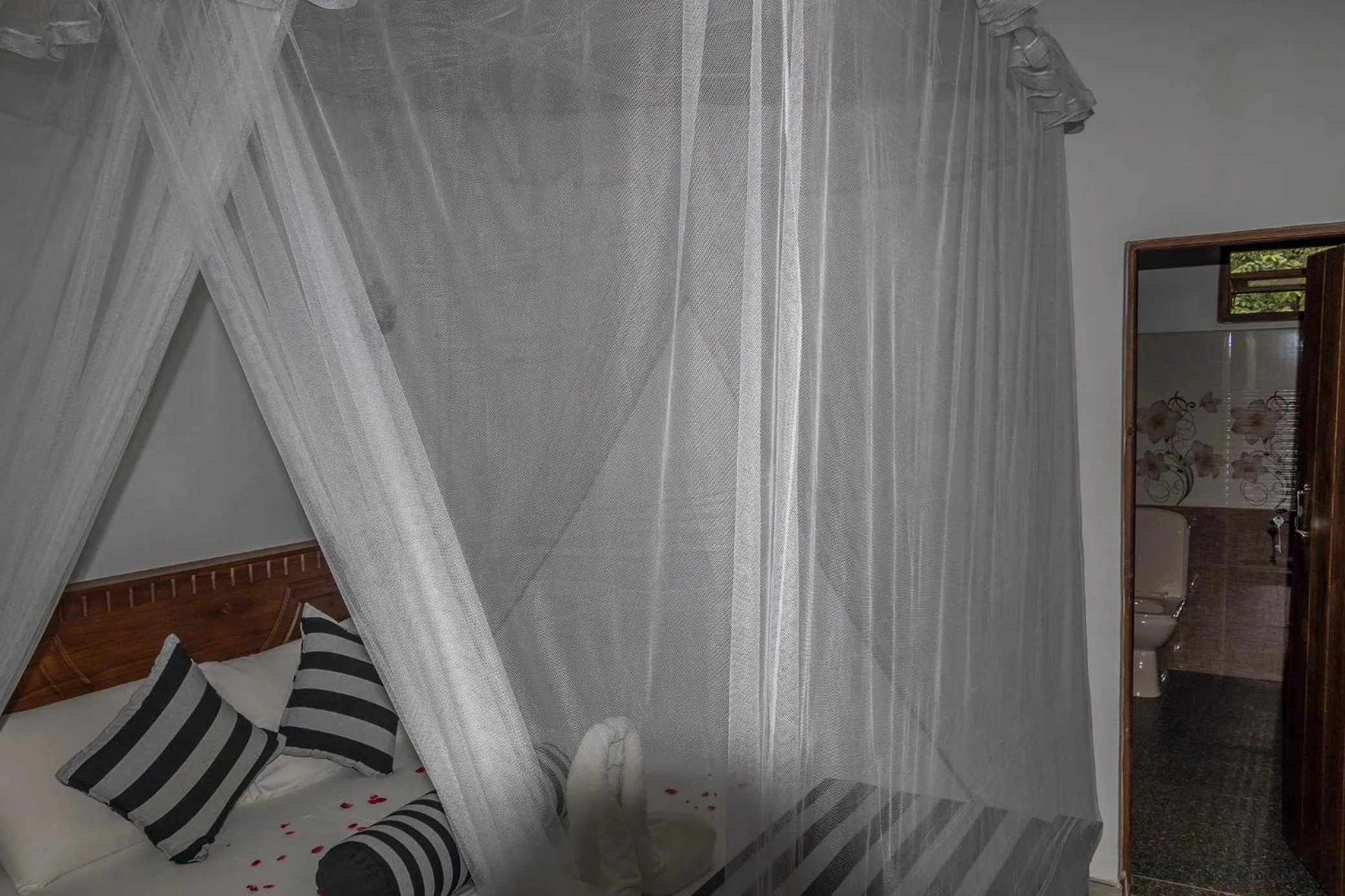 Bedroom, Bed in Green Garden Resort