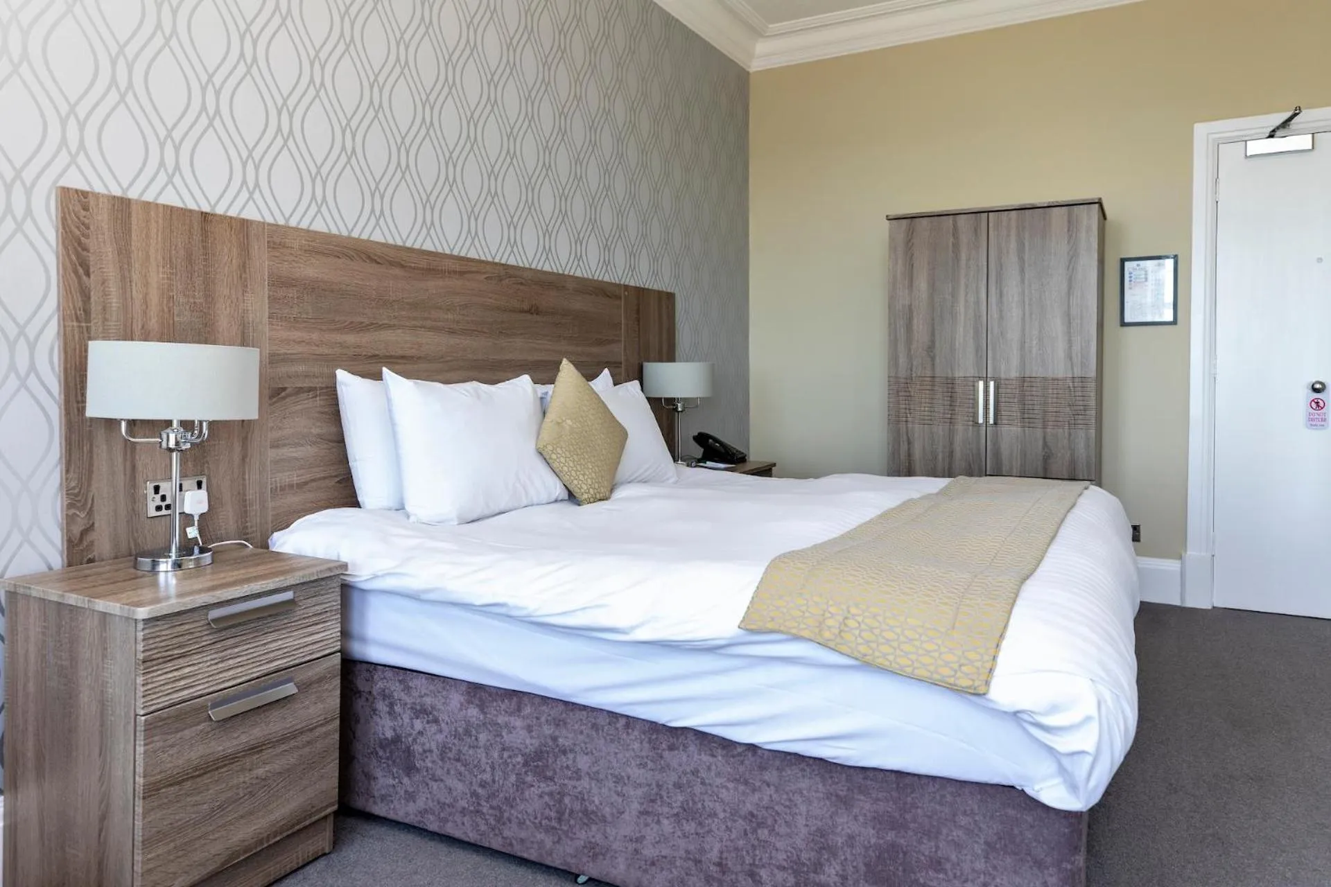 Bed in Hotel Miramar