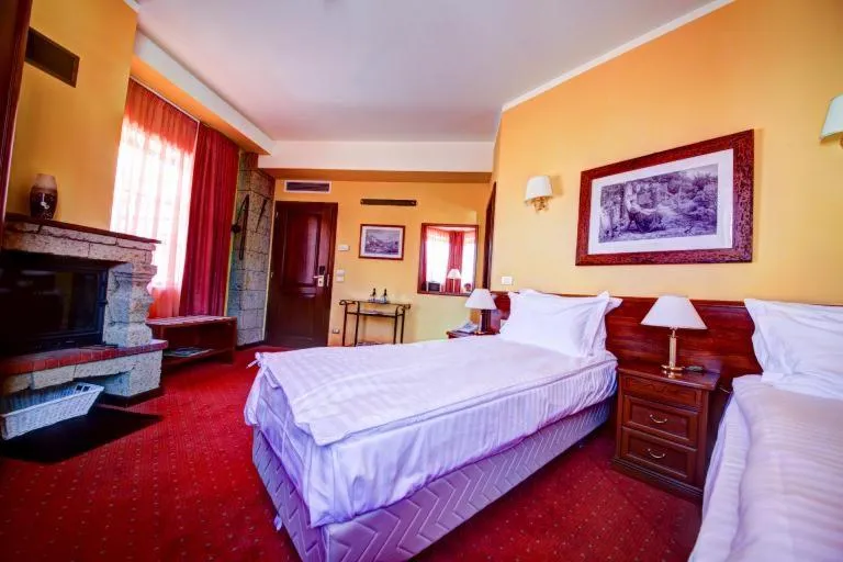 Bedroom, Bed in House of Dracula Hotel