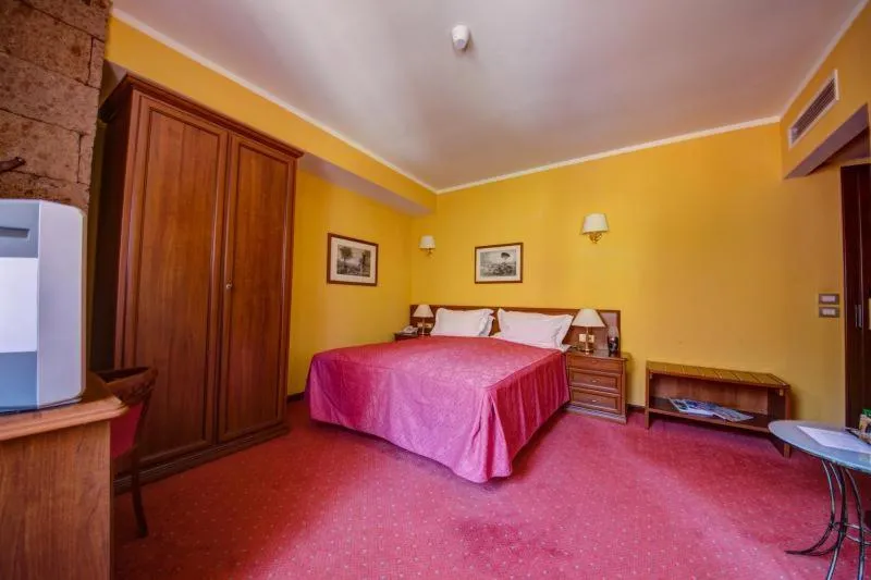 Bedroom, Bed in House of Dracula Hotel