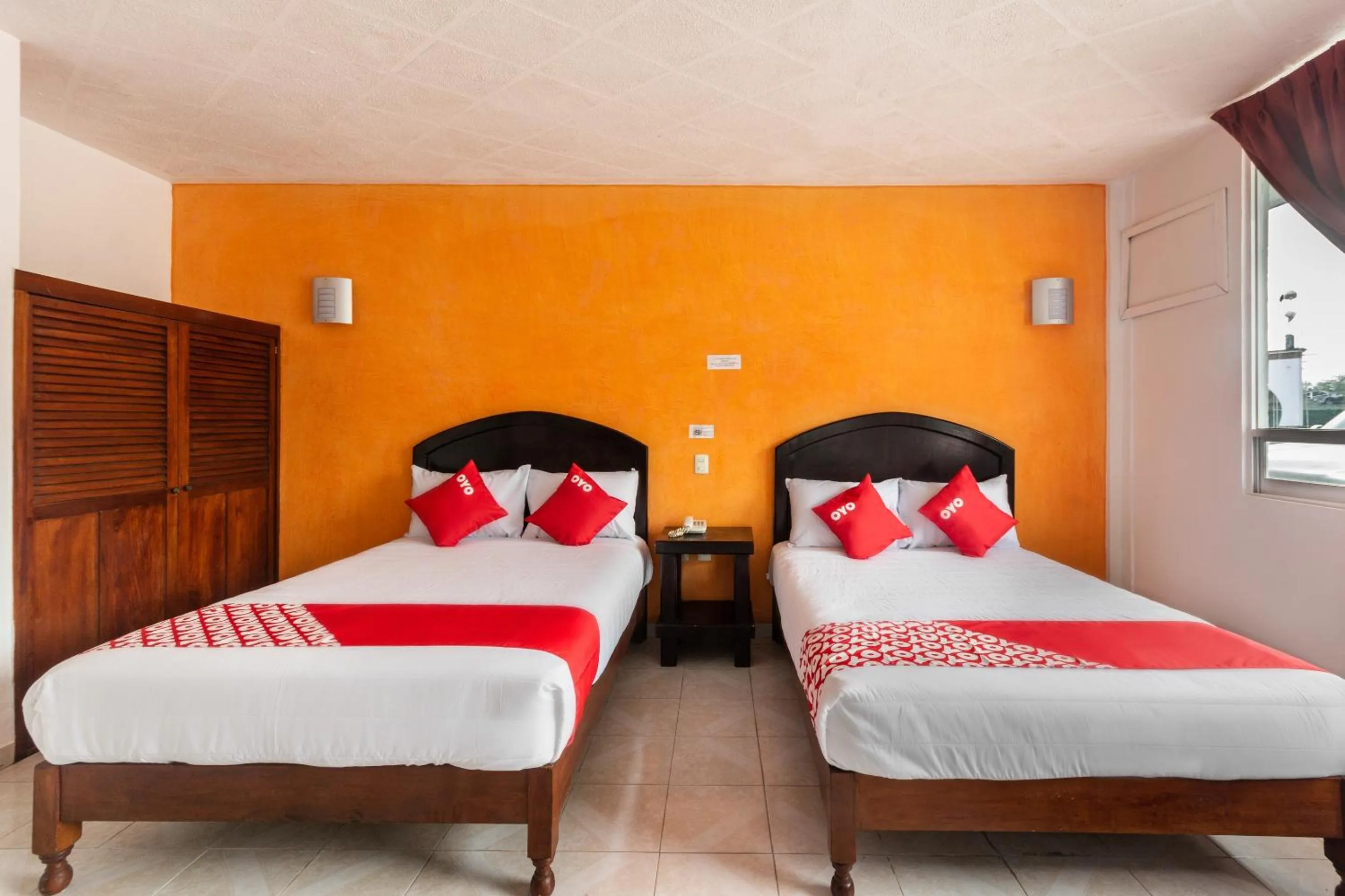 Bedroom, Bed in OYO Hotel Casa Blanca