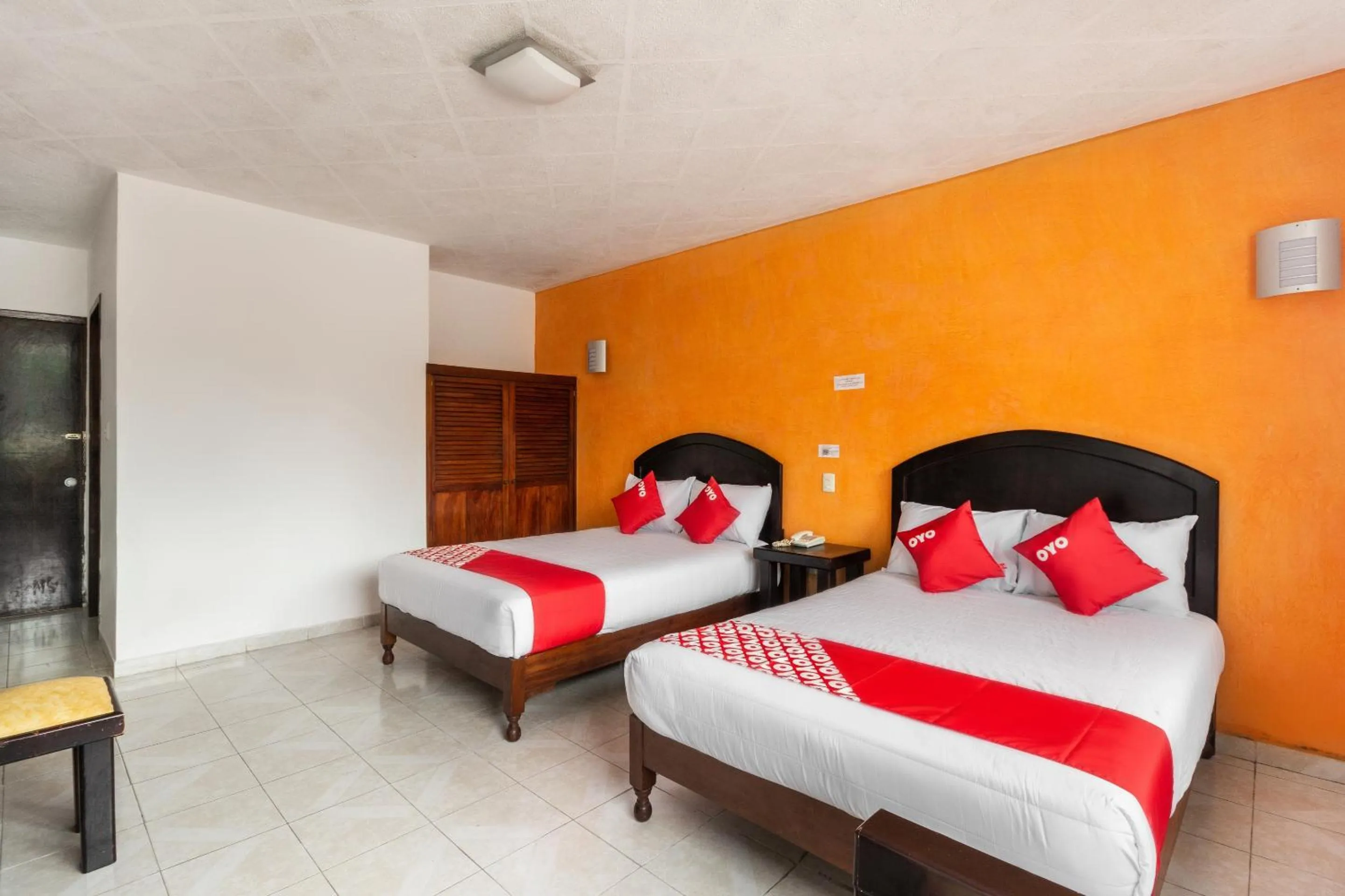 Bedroom, Bed in OYO Hotel Casa Blanca