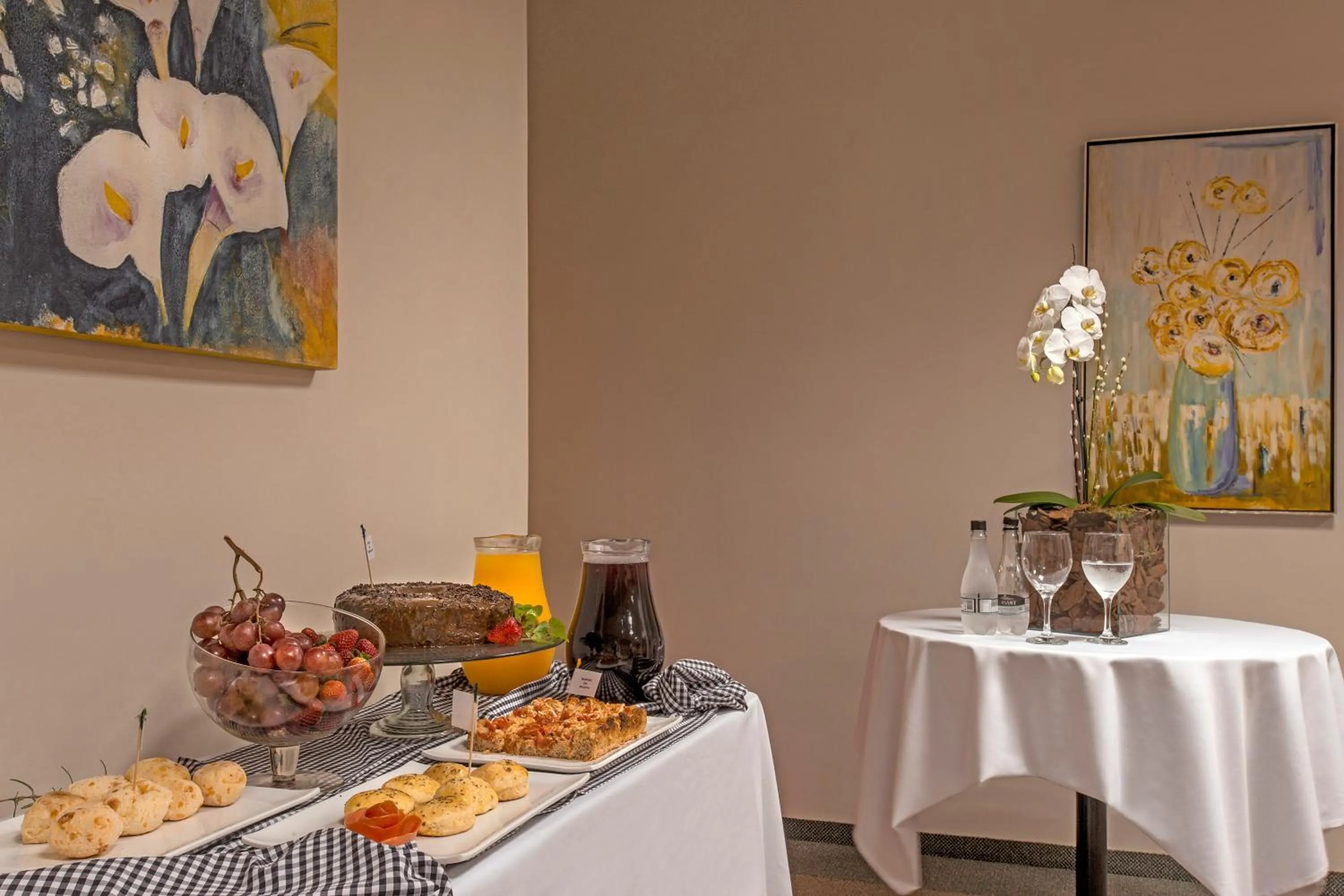 Restaurant/places to eat in Novo Hamburgo Business Hotel