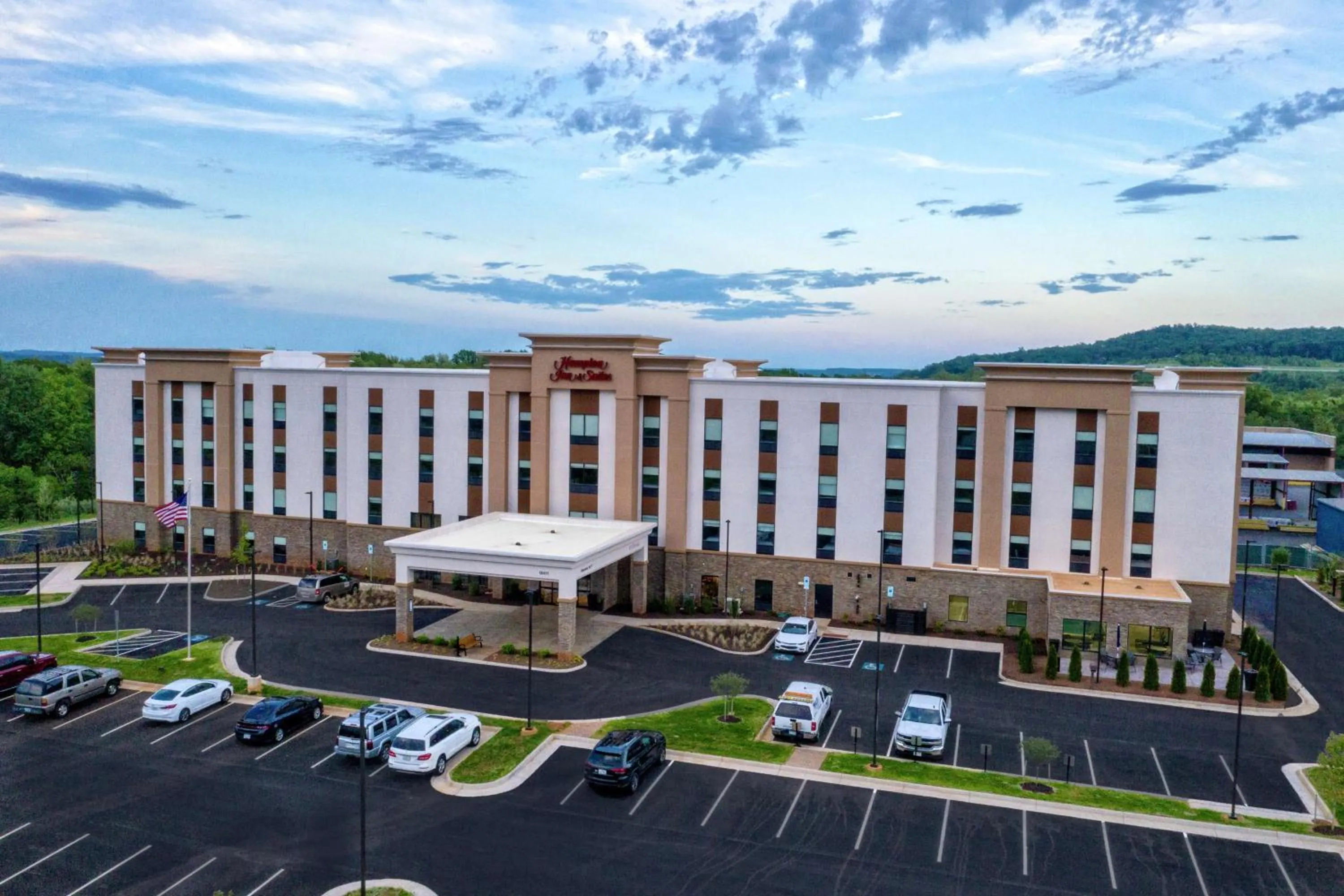 Property building in Hampton Inn & Suites Culpeper