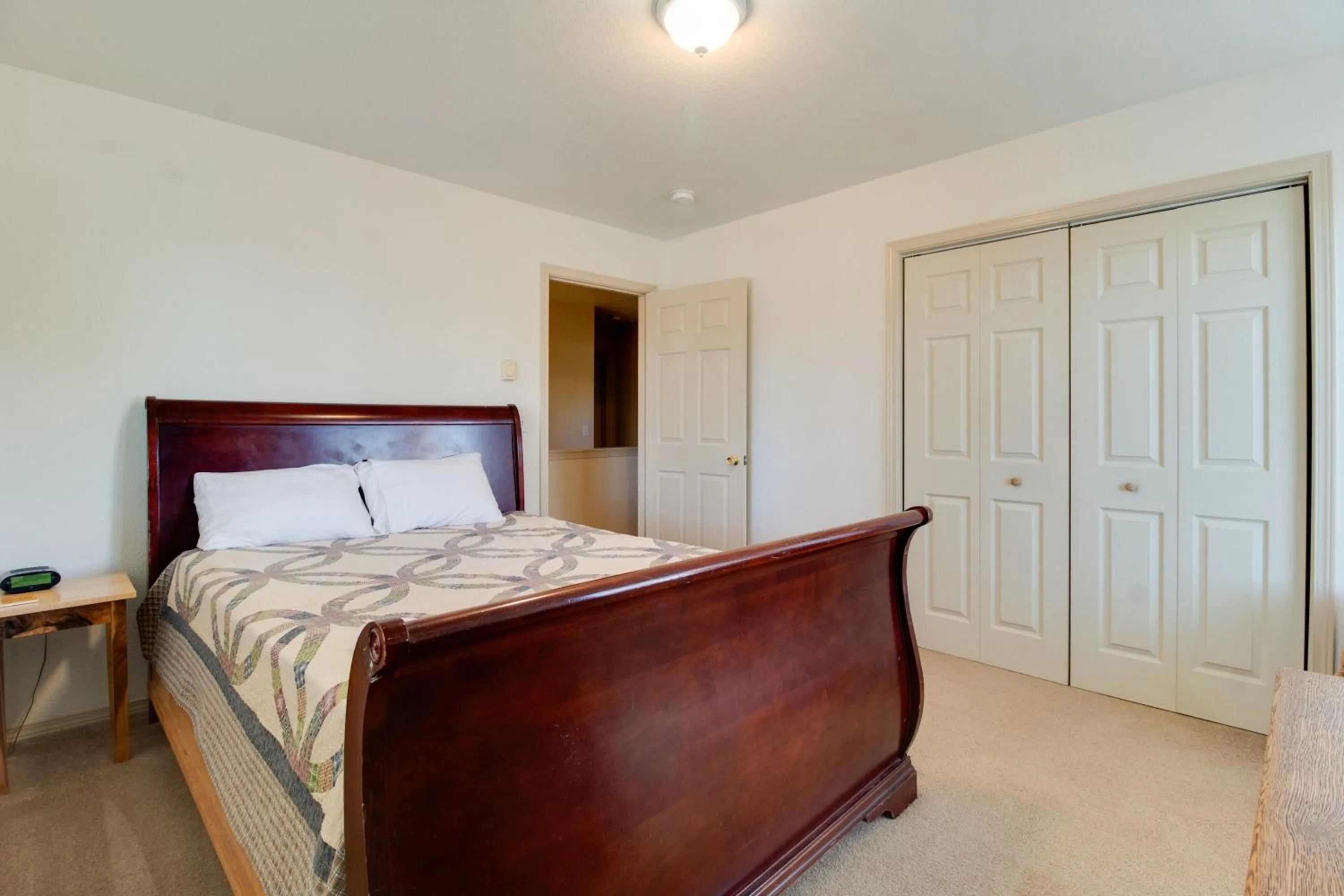 Property building, Bed in Timber Creek Escape