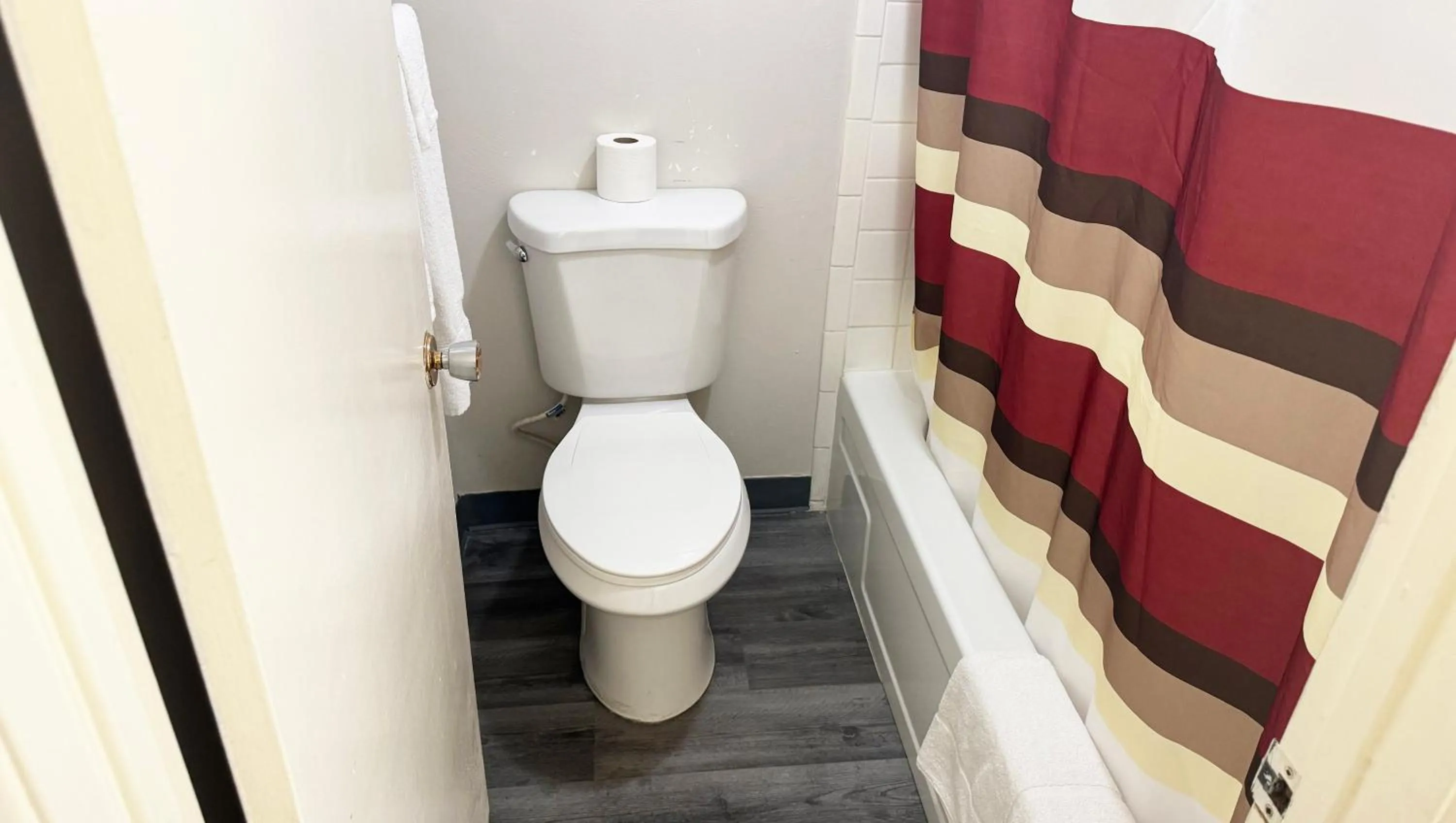 Bathroom in Magnuson Hotel Sierra Vista