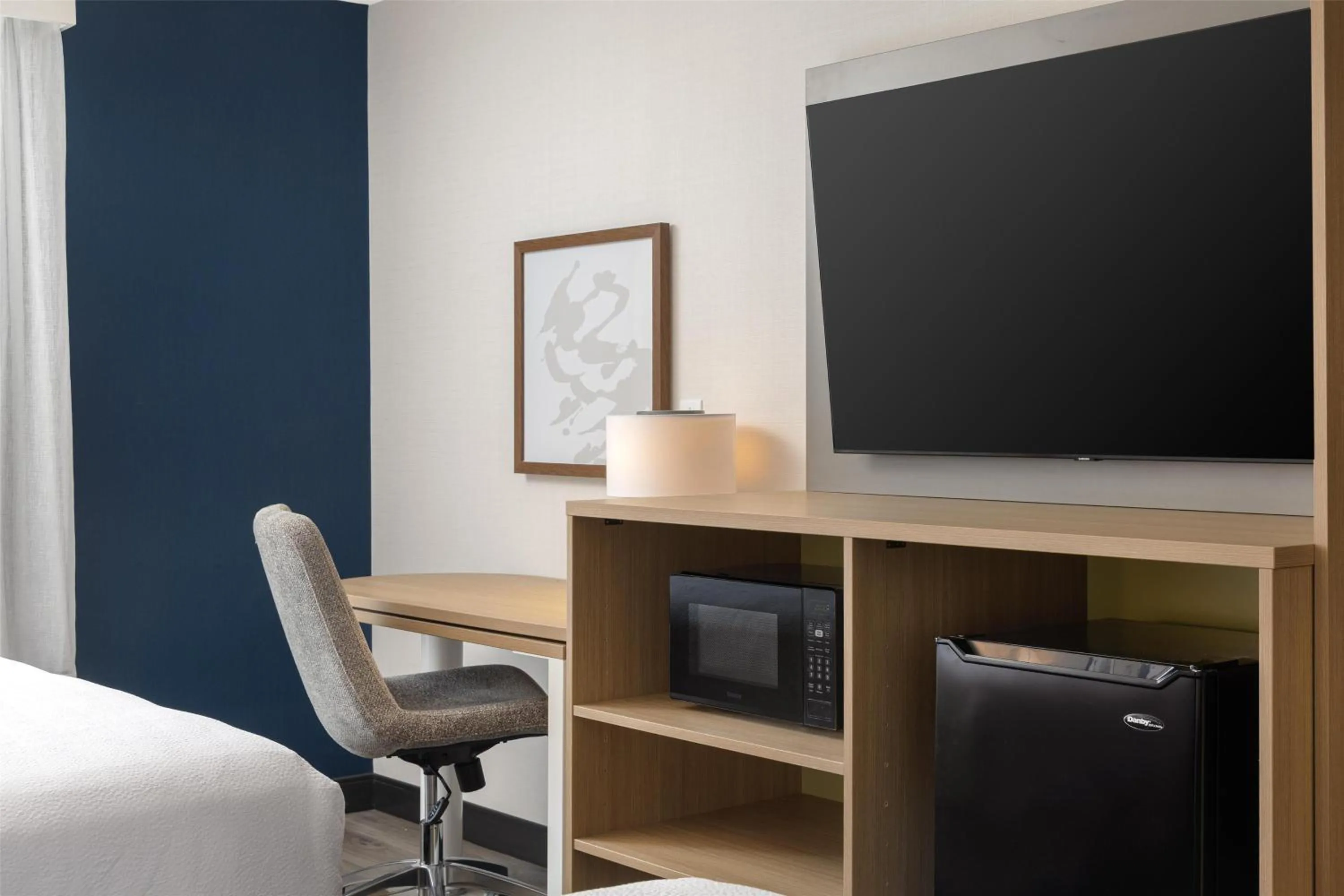 Bedroom, Bed in Spark By Hilton Woodstock