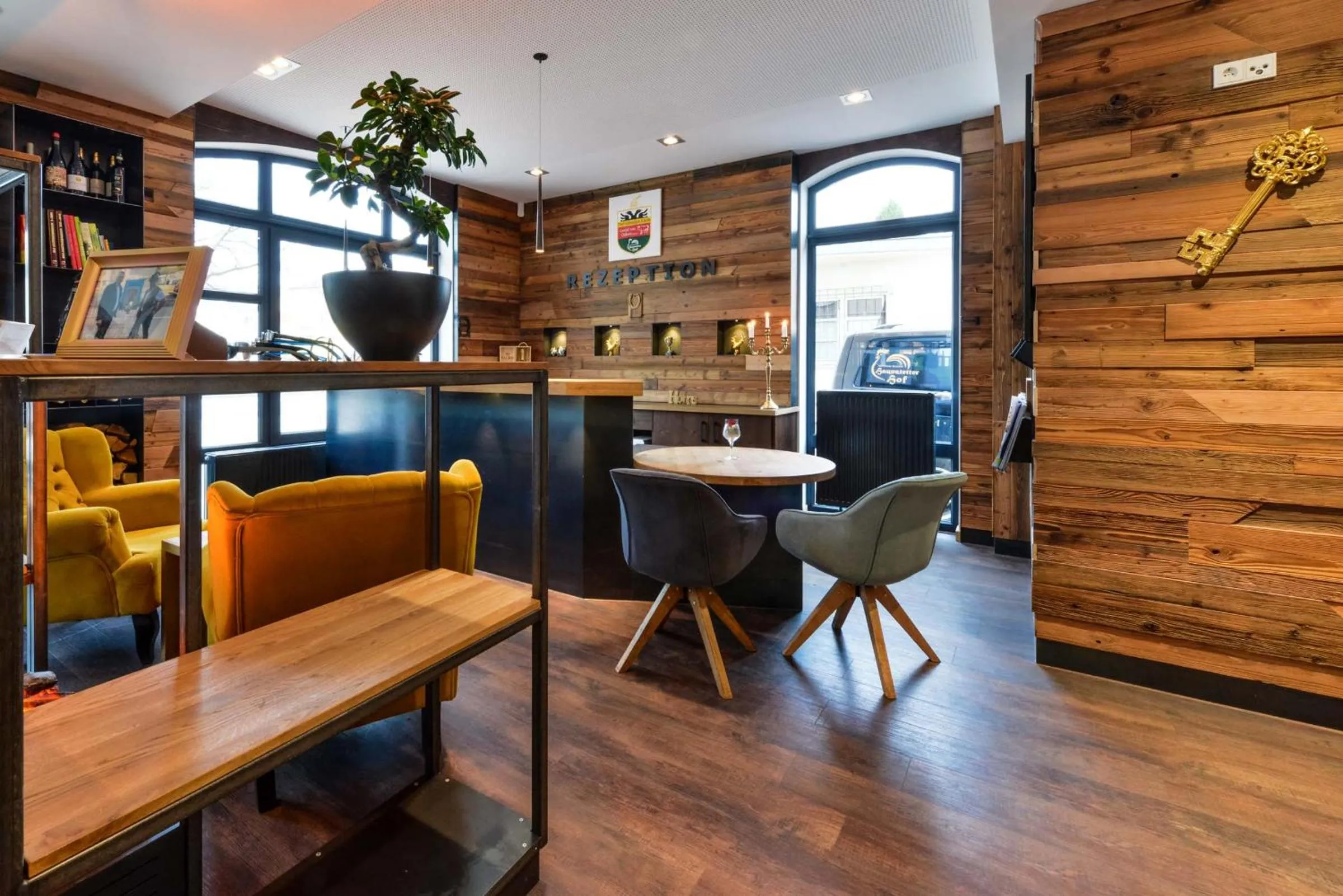 Lounge or bar in HHotel Augsburg