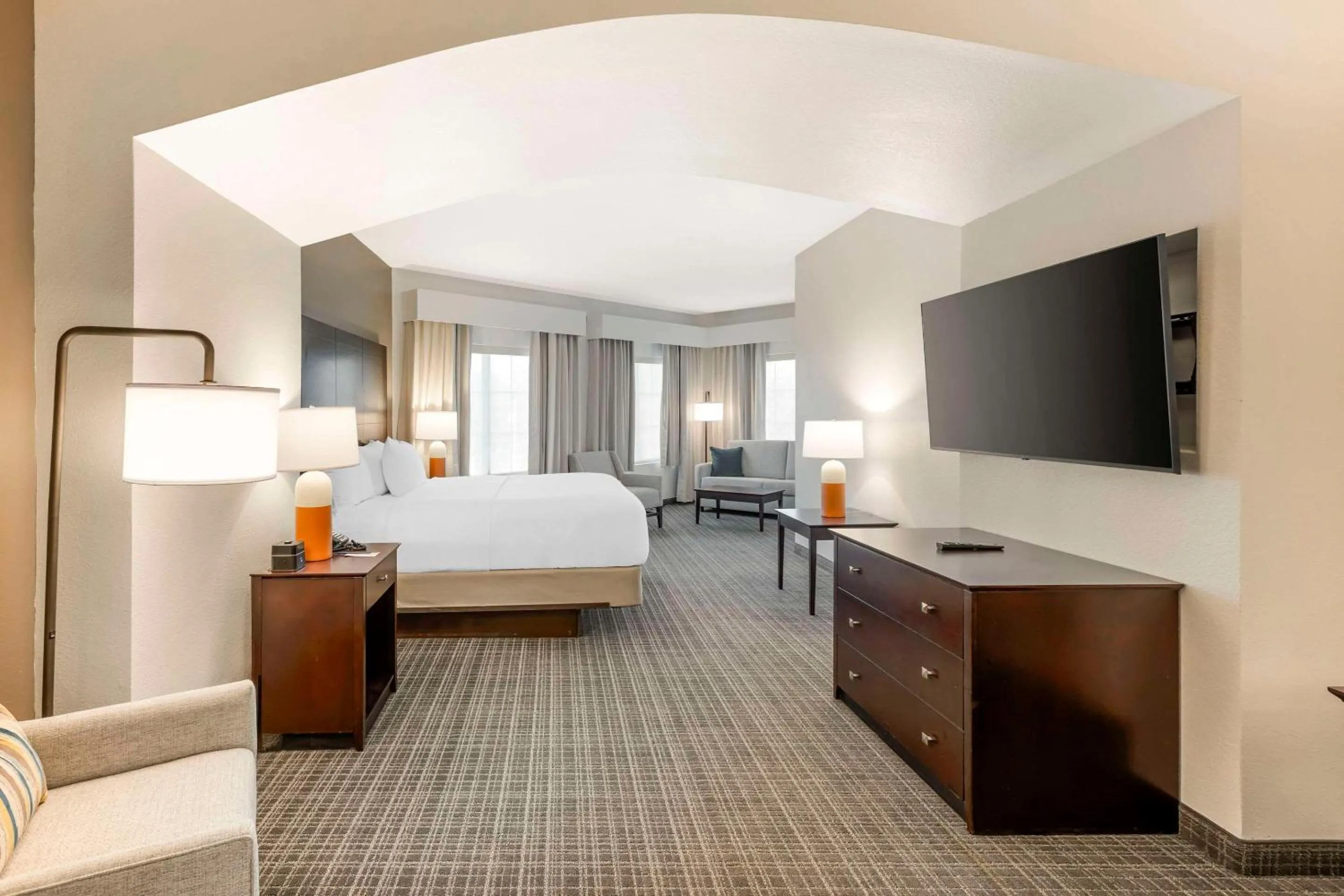 Bedroom, Bed in Comfort Inn & Suites Verona at Turning Stone Resort Casino