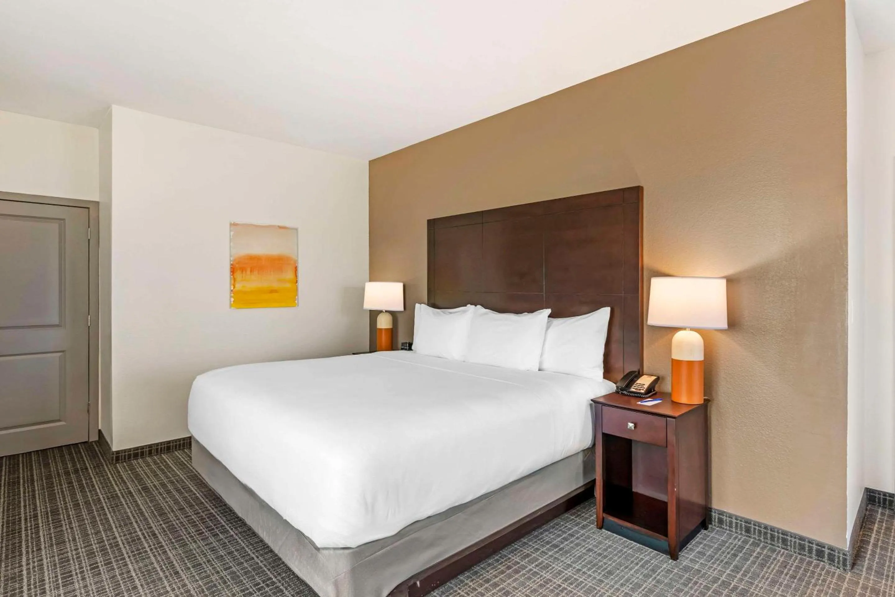 Bedroom, Bed in Comfort Inn & Suites Verona at Turning Stone Resort Casino