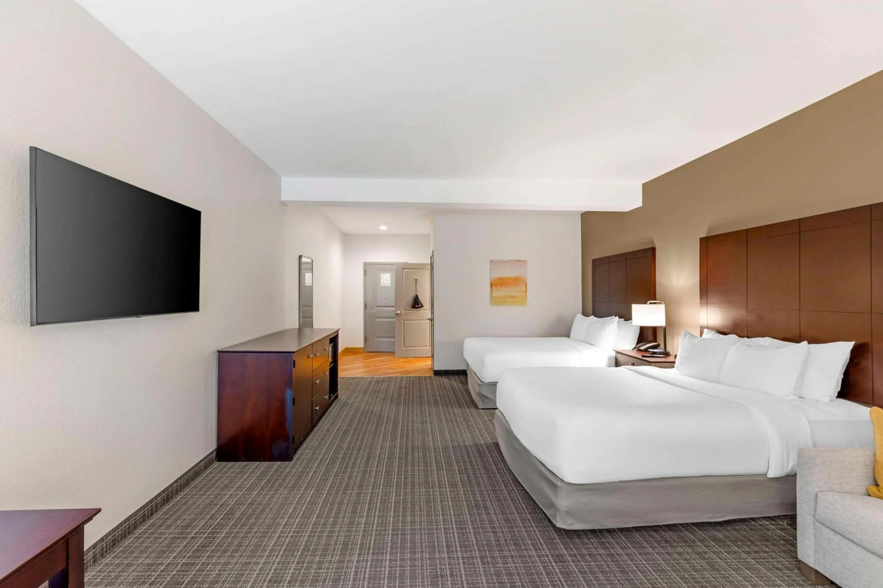 Bedroom, Bed in Comfort Inn & Suites Verona at Turning Stone Resort Casino