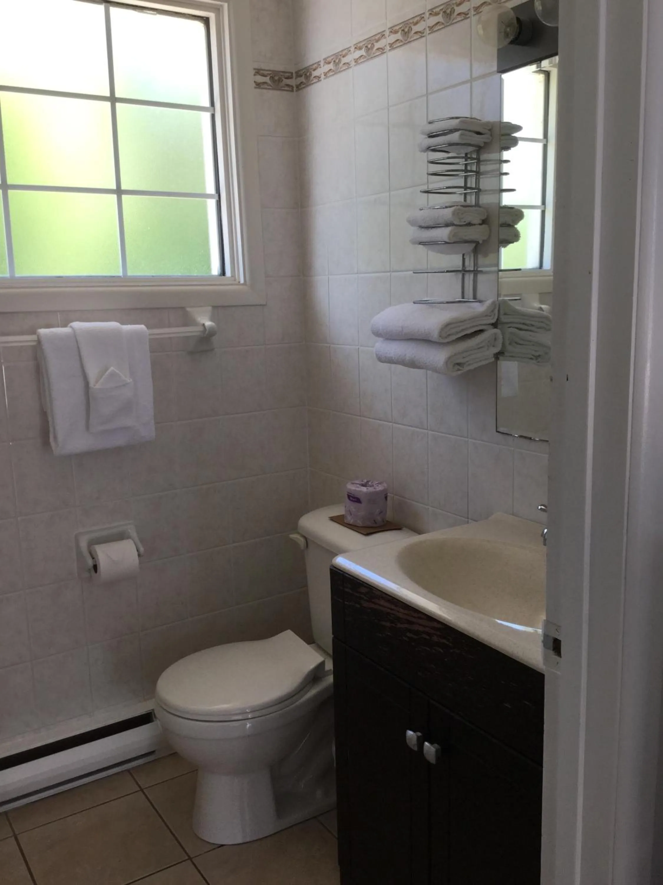 Boathouse Country Inn