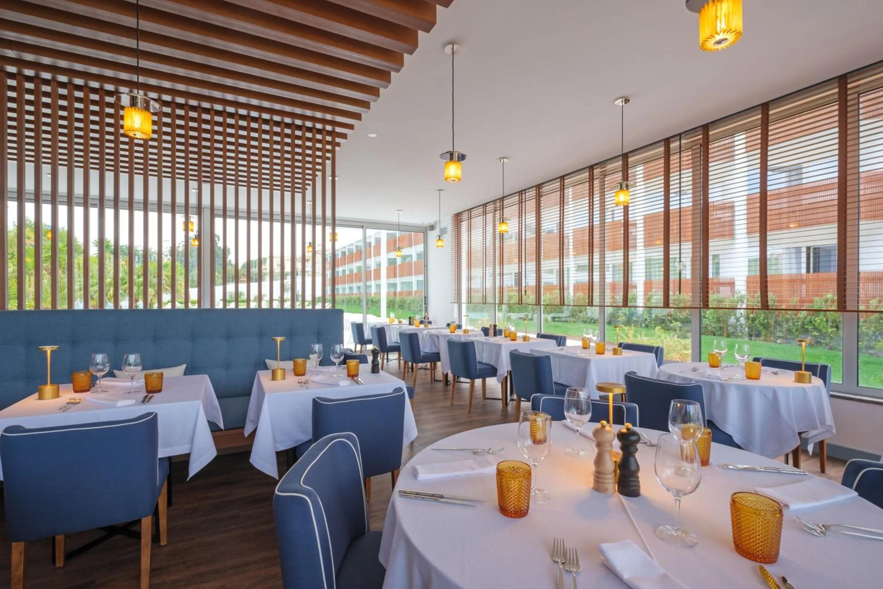 Restaurant/places to eat in Malibu Foz Hotel - La Maison Younan