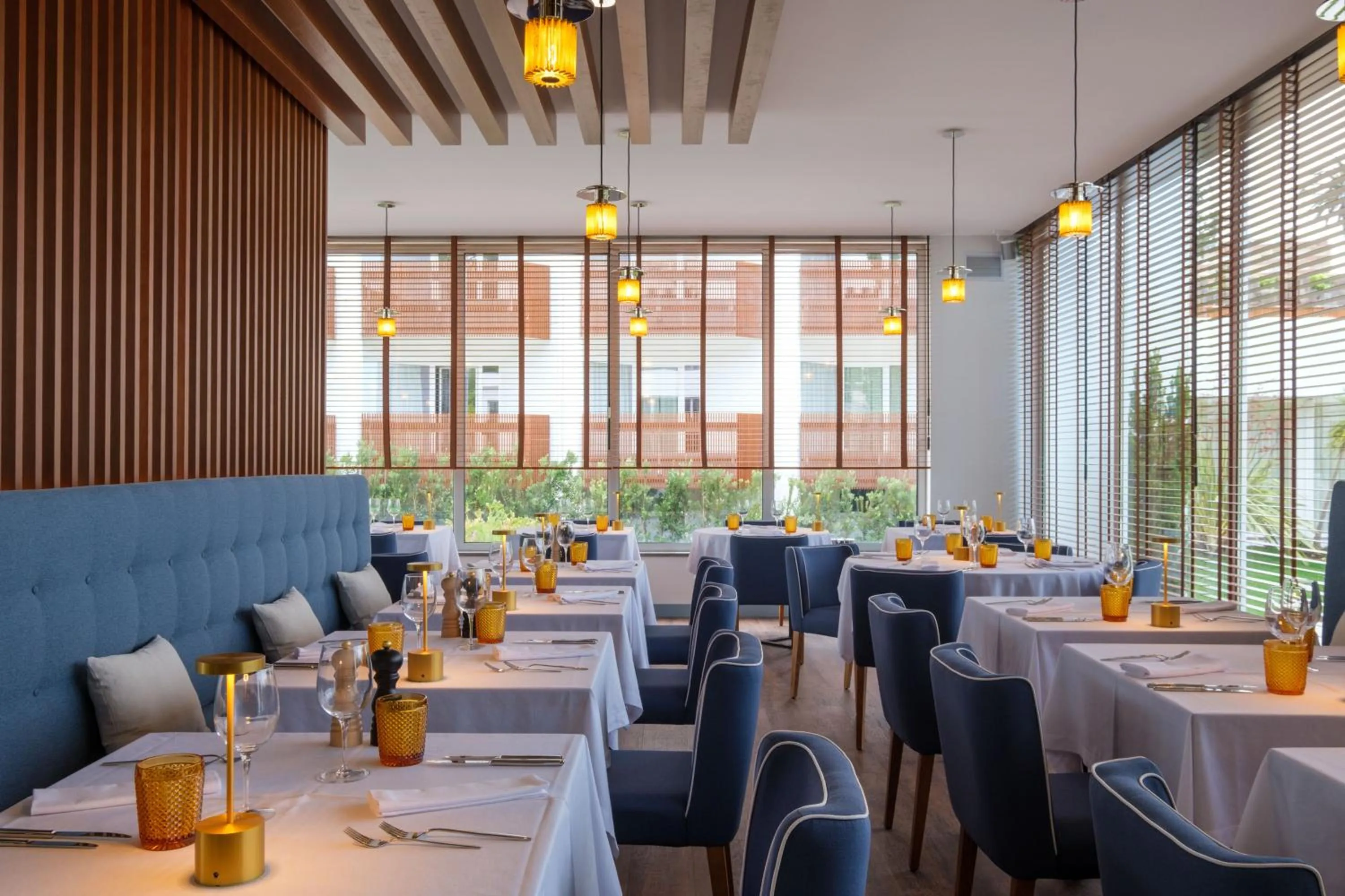 Restaurant/places to eat in Malibu Foz Hotel - La Maison Younan