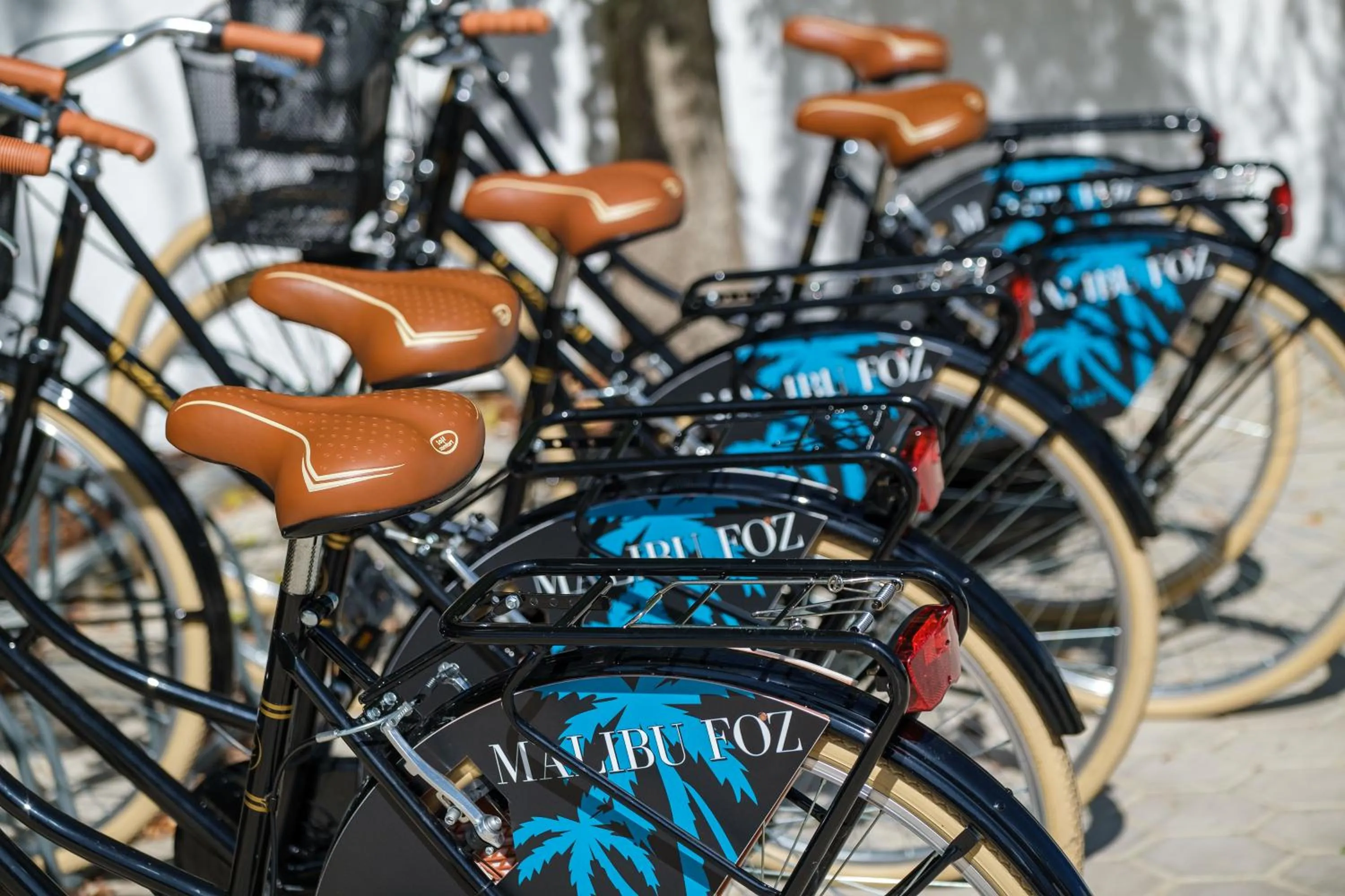 People in Malibu Foz Hotel - La Maison Younan