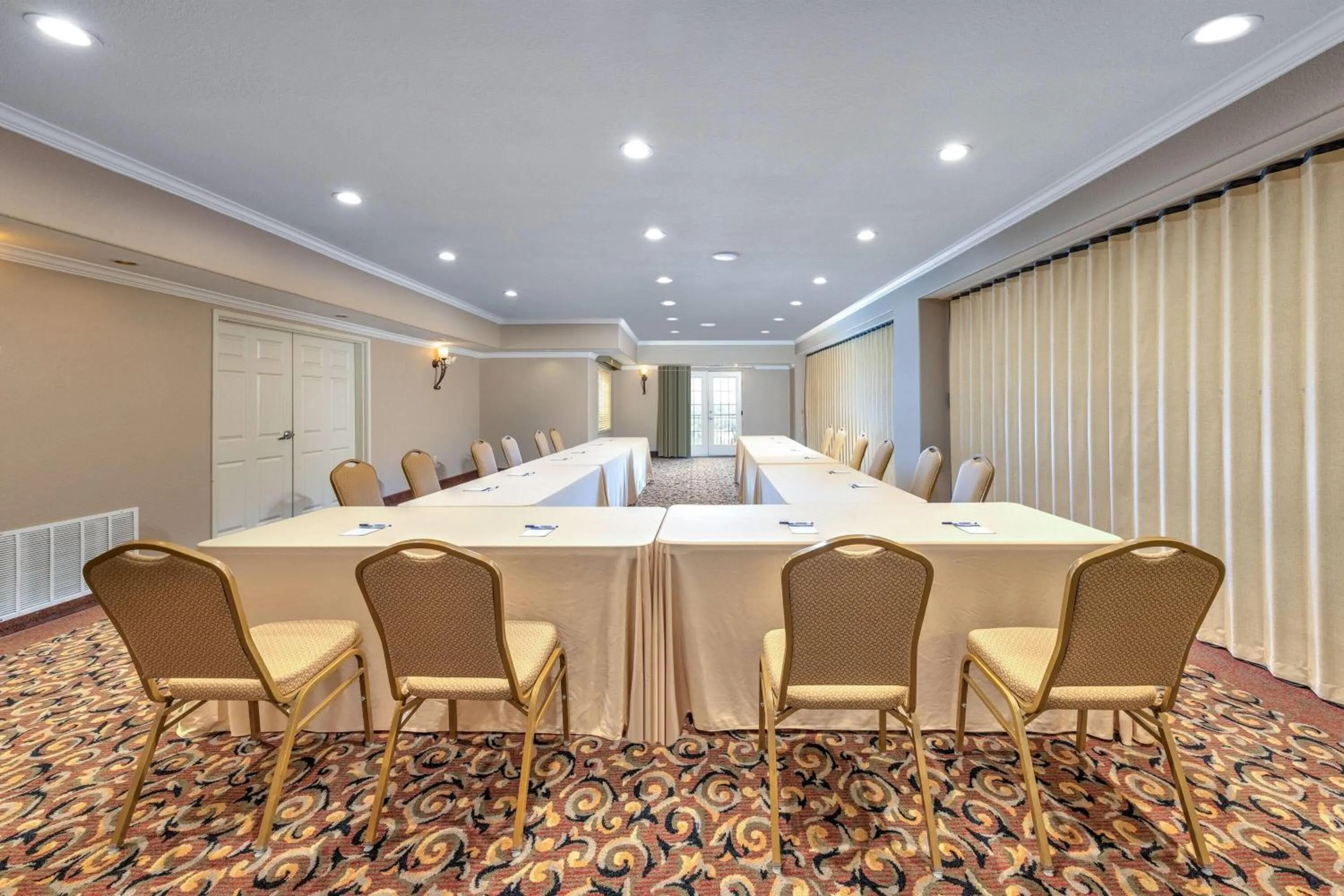 Meeting/conference room in La Quinta by Wyndham Marble Falls