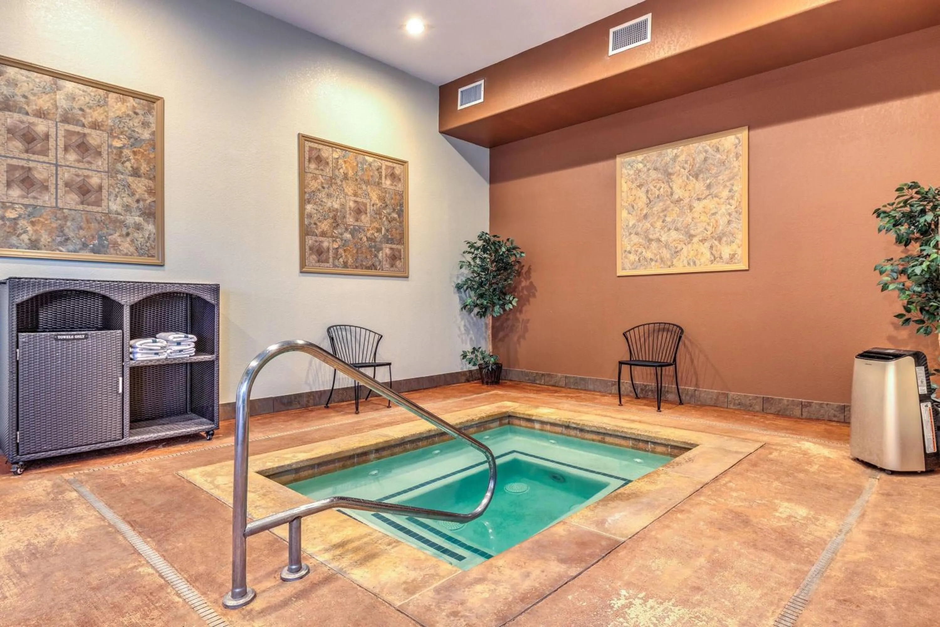 Hot Tub in La Quinta by Wyndham Marble Falls