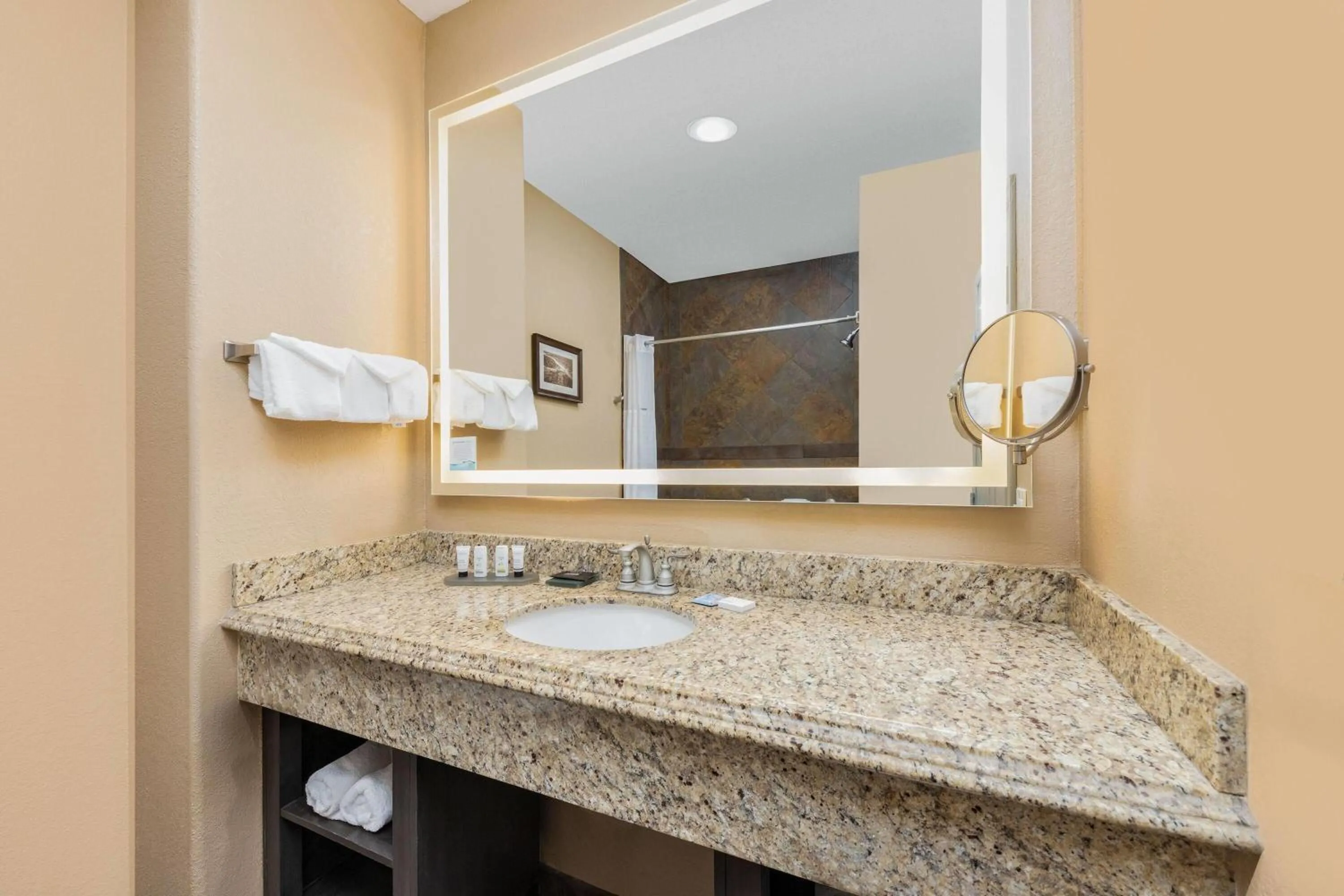 Bathroom in La Quinta by Wyndham Marble Falls