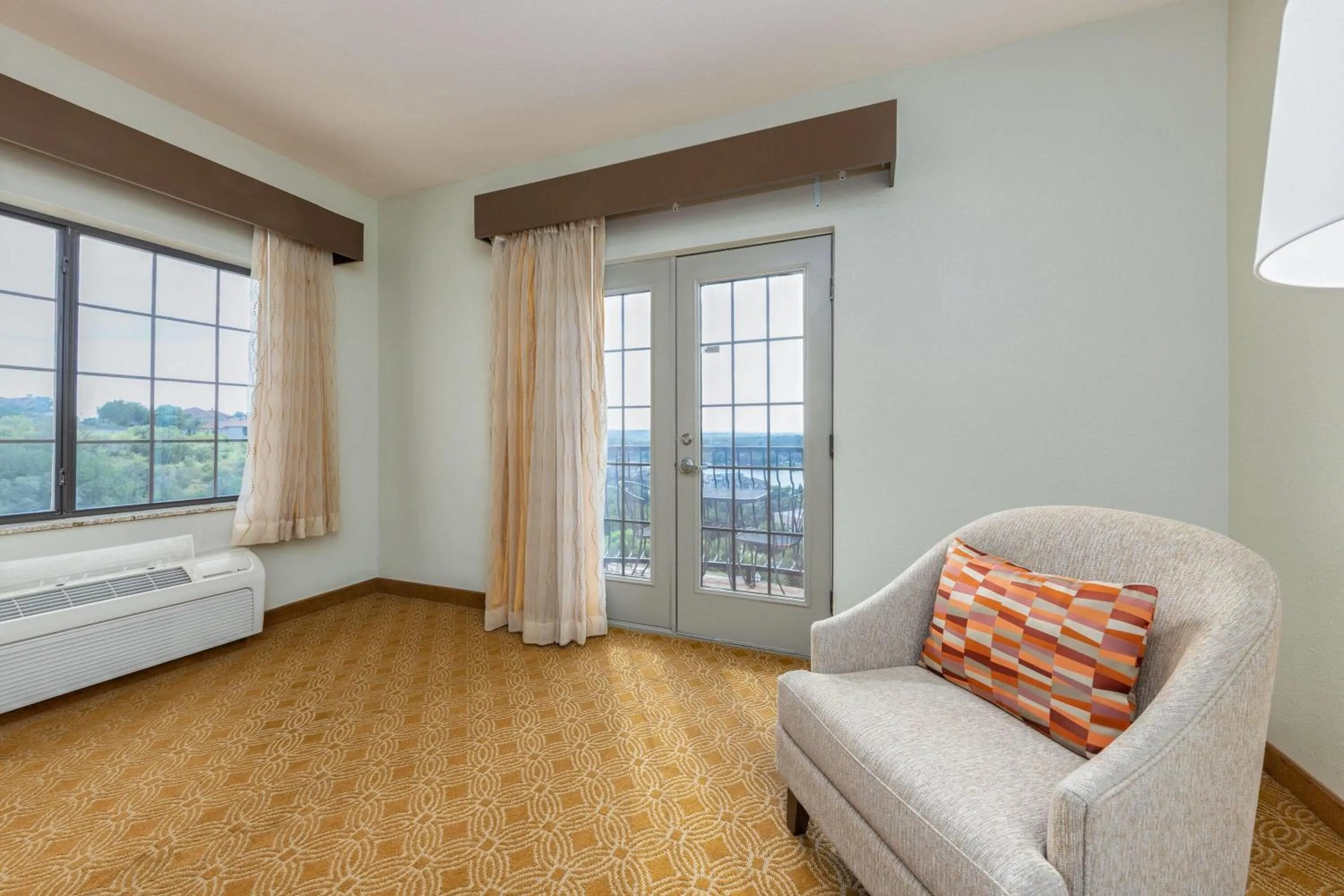 Photo of the whole room, Bed in La Quinta by Wyndham Marble Falls