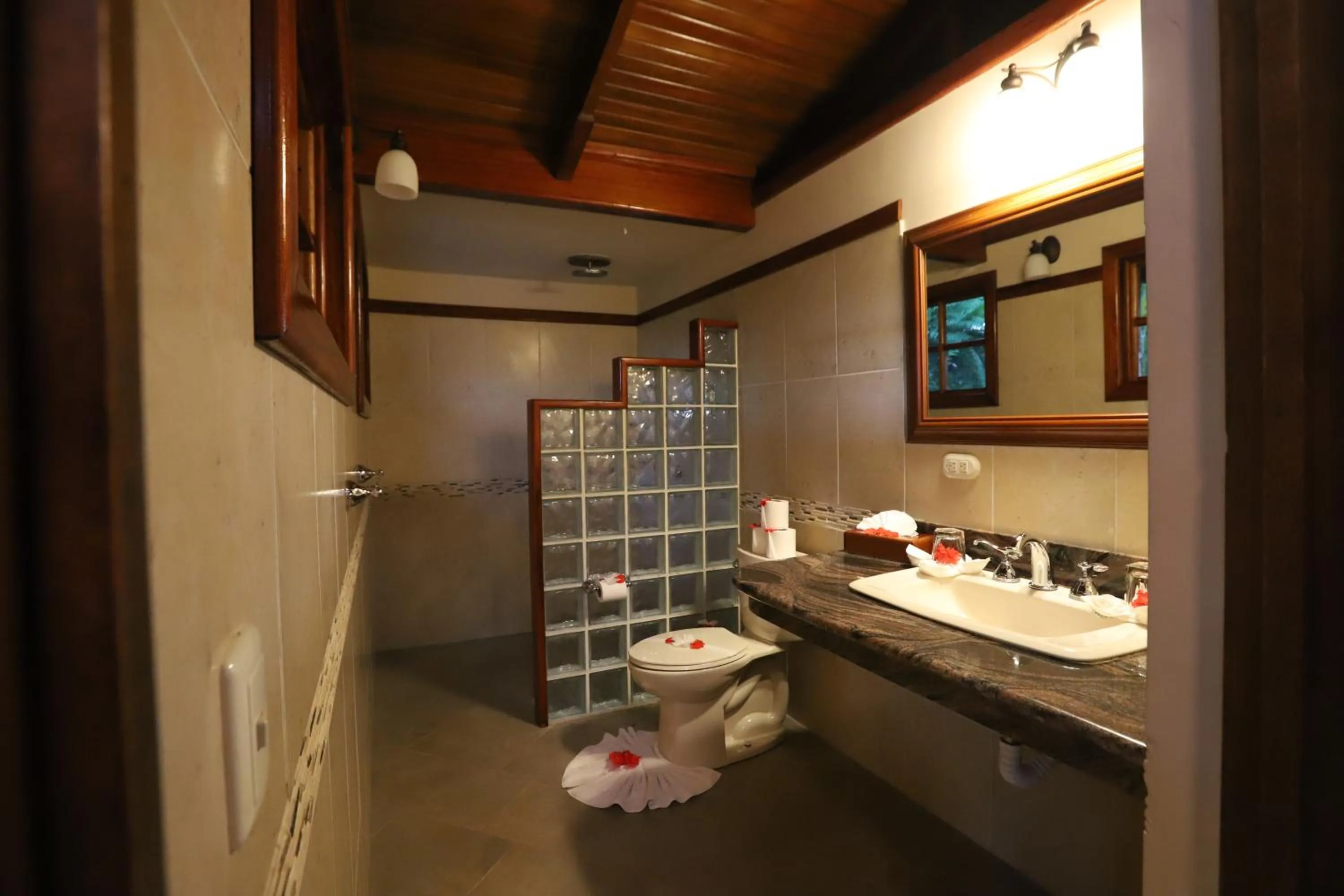 Aguila de Osa Rainforest Lodge