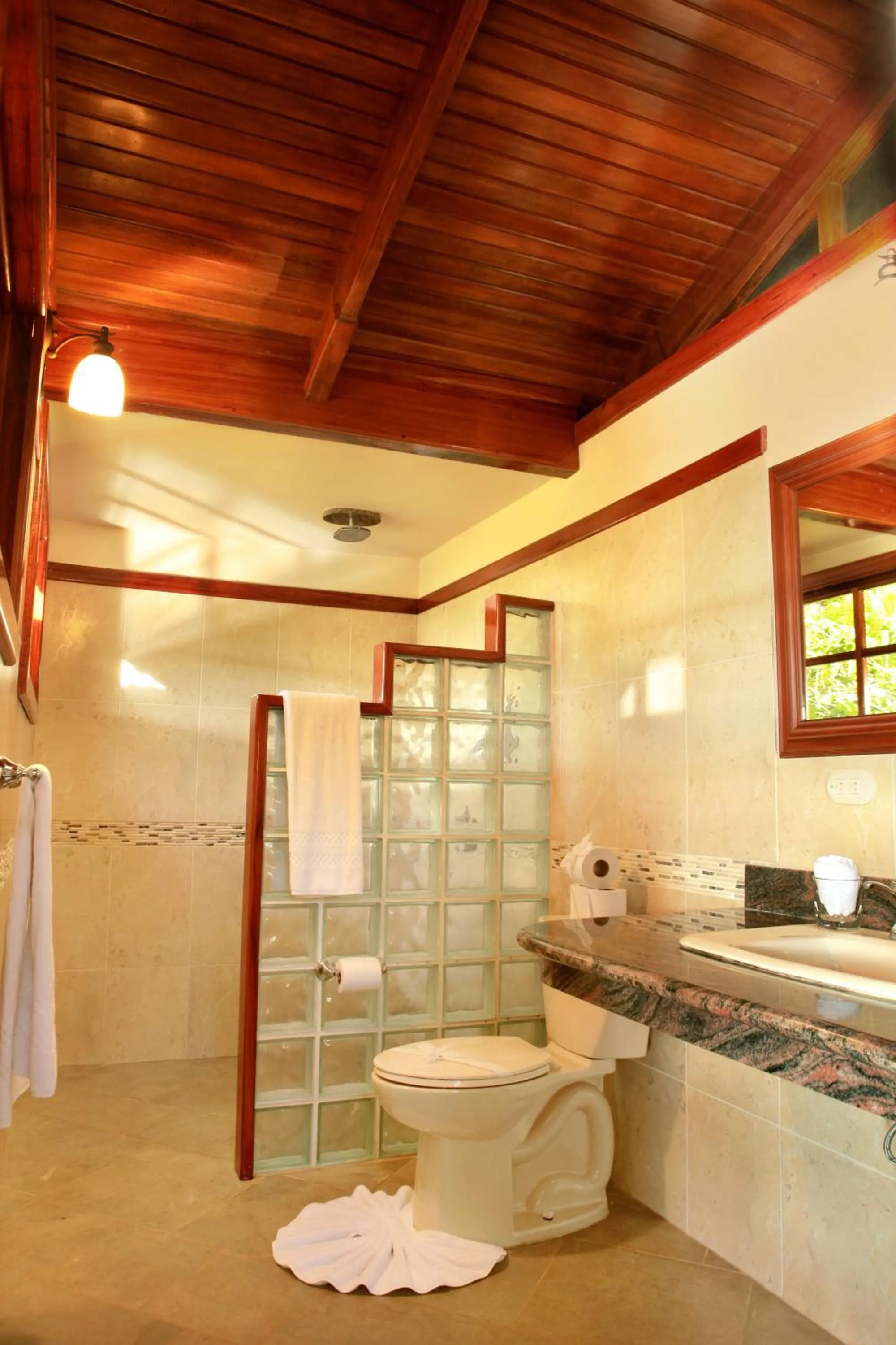 Shower in Aguila de Osa Rainforest Lodge