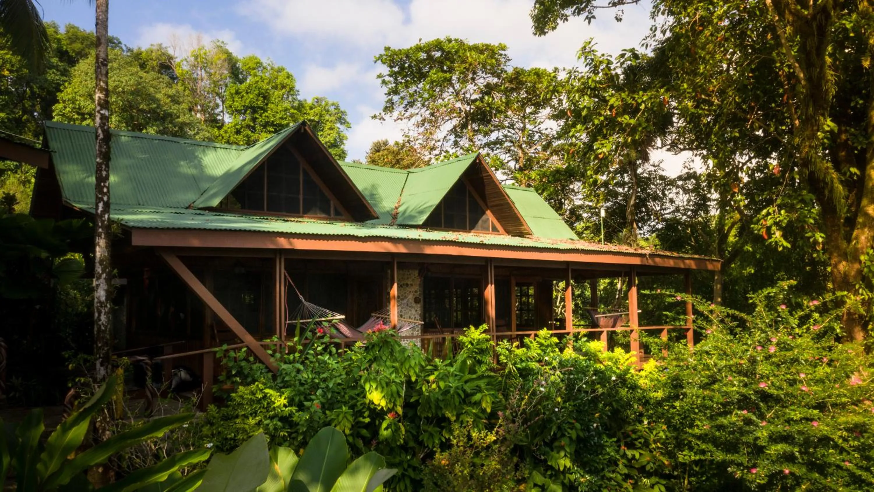 Property building in Aguila de Osa Rainforest Lodge