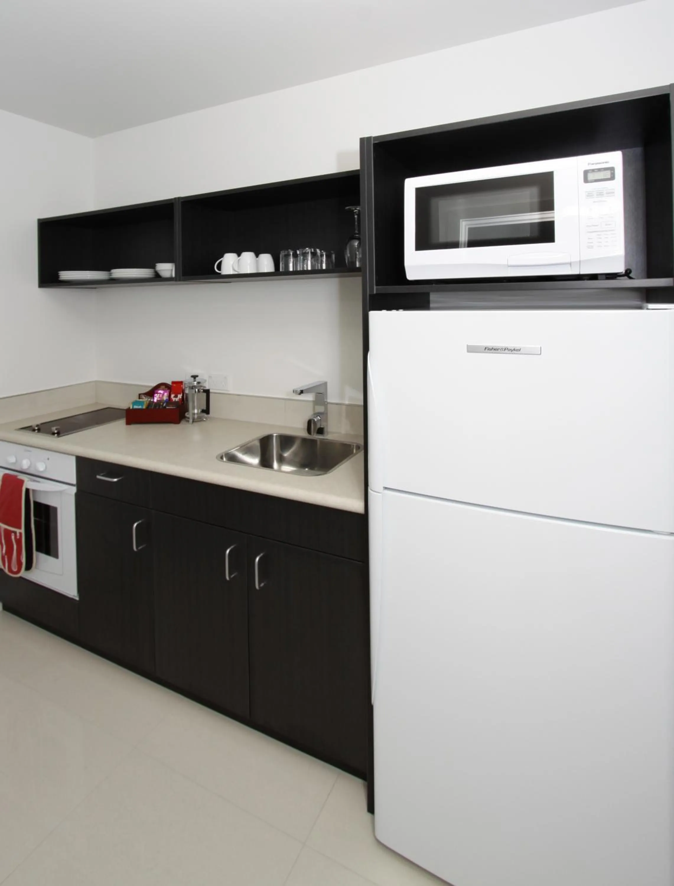 Kitchen or kitchenette in The Dawson Motel