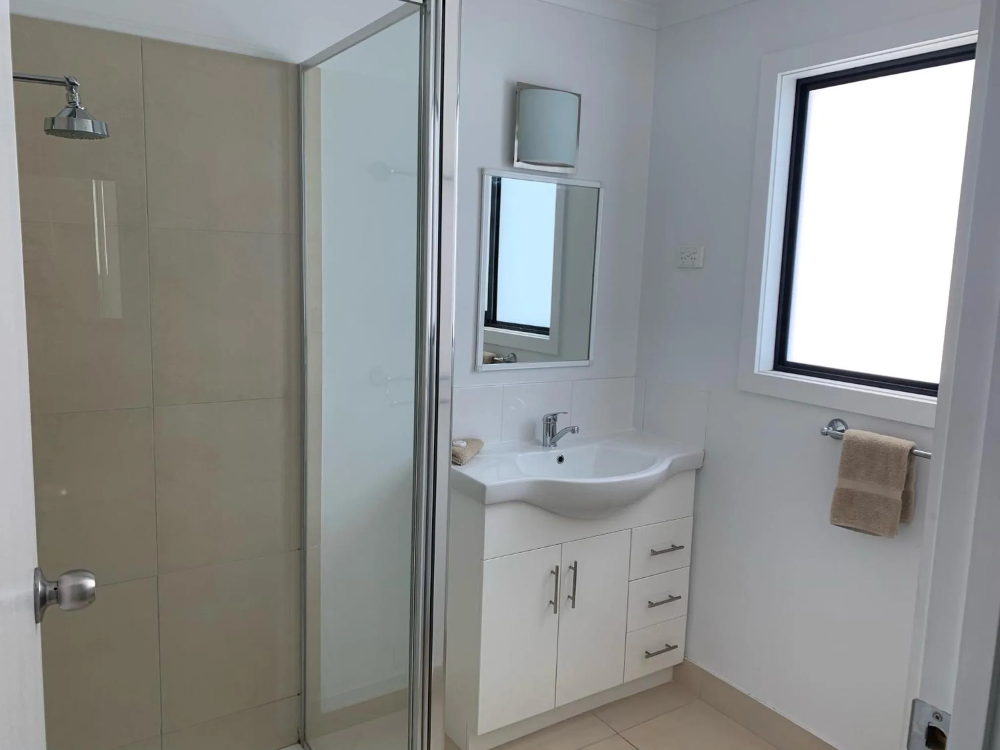 Bathroom in Heyfield Motel and Apartments