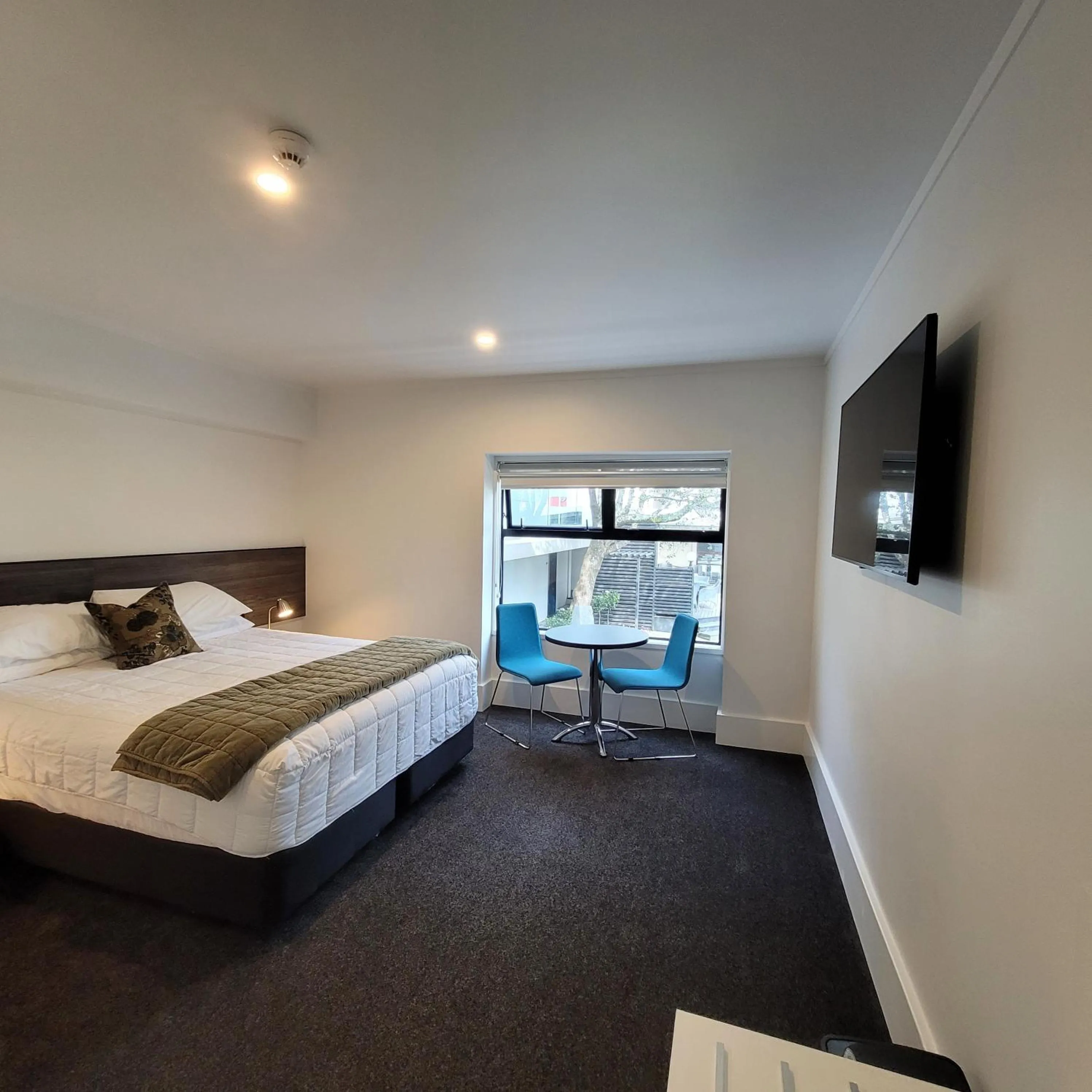 Bed in The Devon Hotel A Heritage Hotel