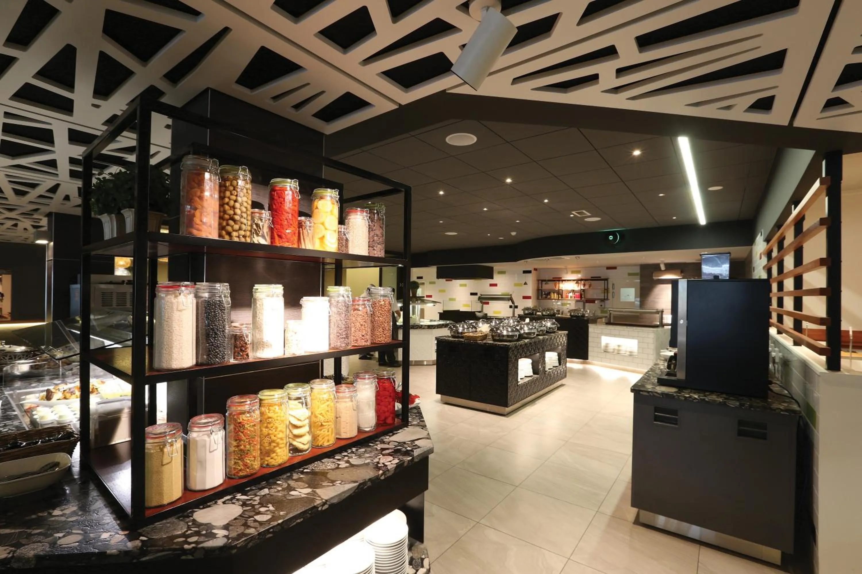 Dining area in The Devon Hotel A Heritage Hotel