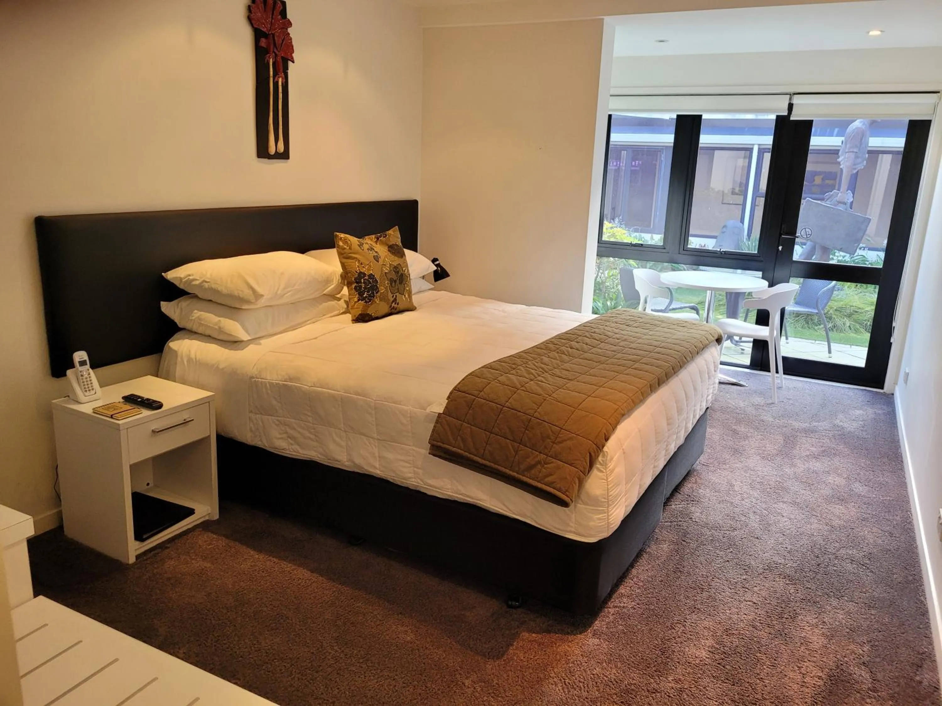 Bed in The Devon Hotel A Heritage Hotel