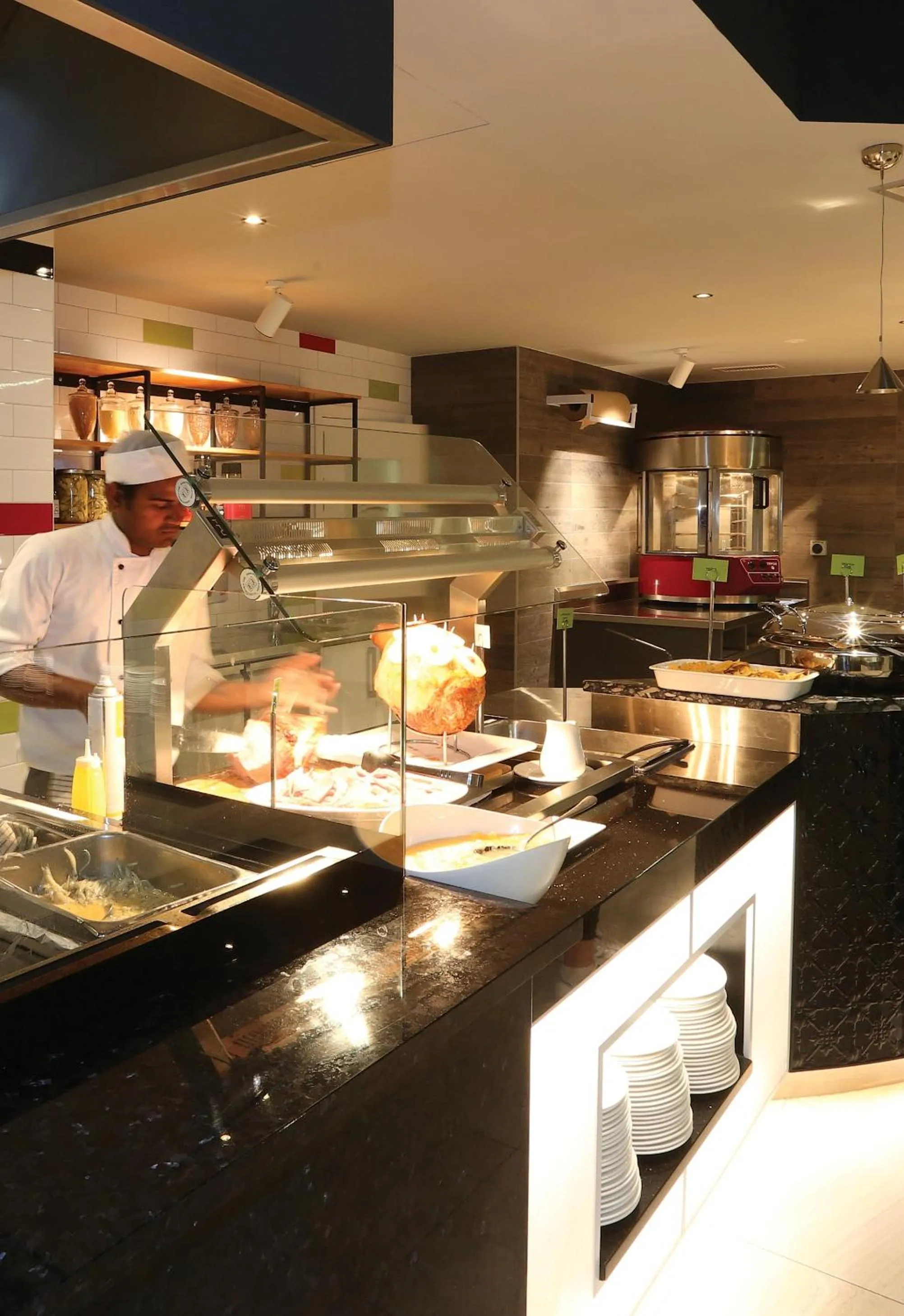 Food and drinks in The Devon Hotel A Heritage Hotel