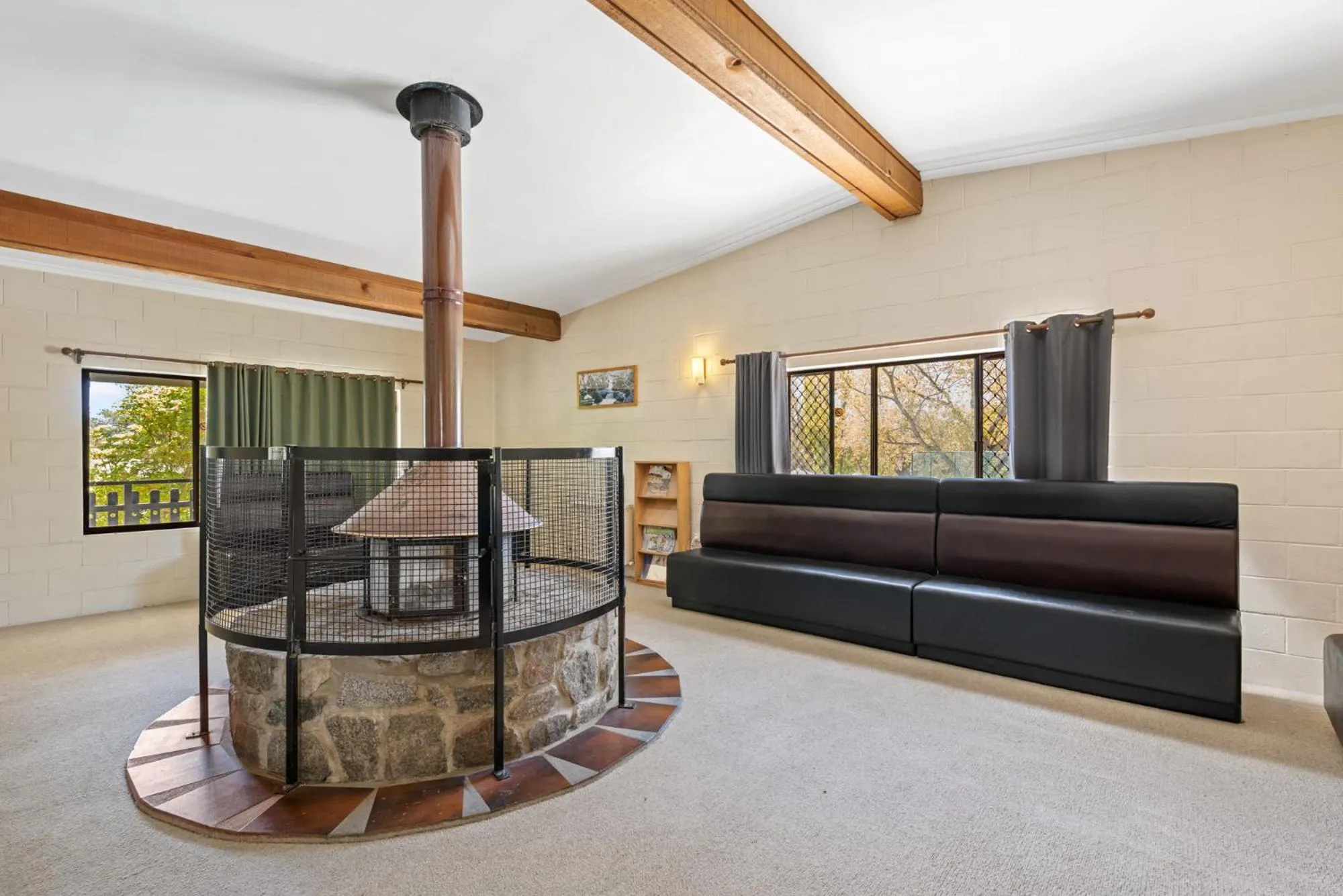 Communal lounge/ TV room in Discovery Parks - Jindabyne