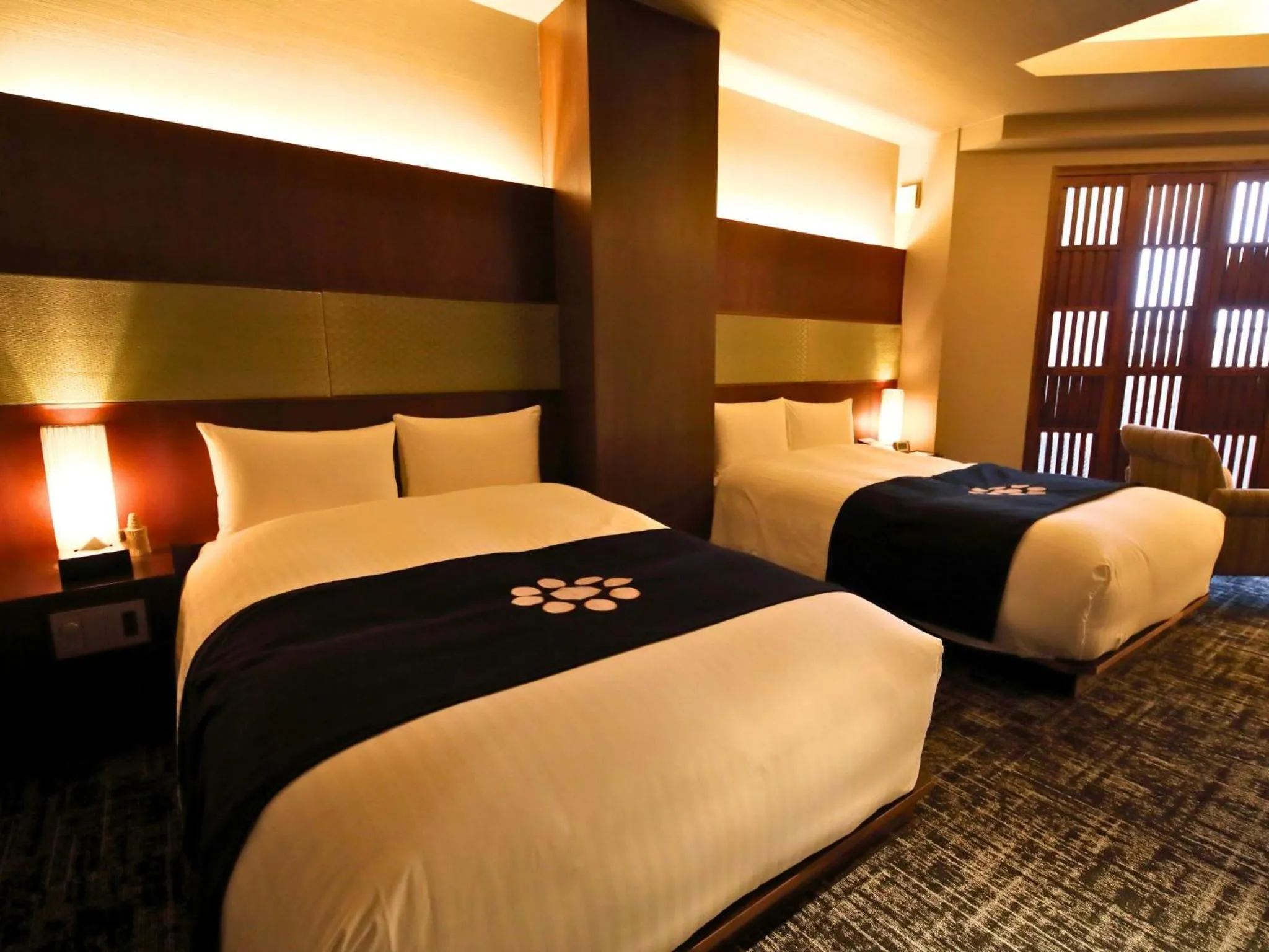 Bed in Ryotei Matsuya Honkan Suizenji