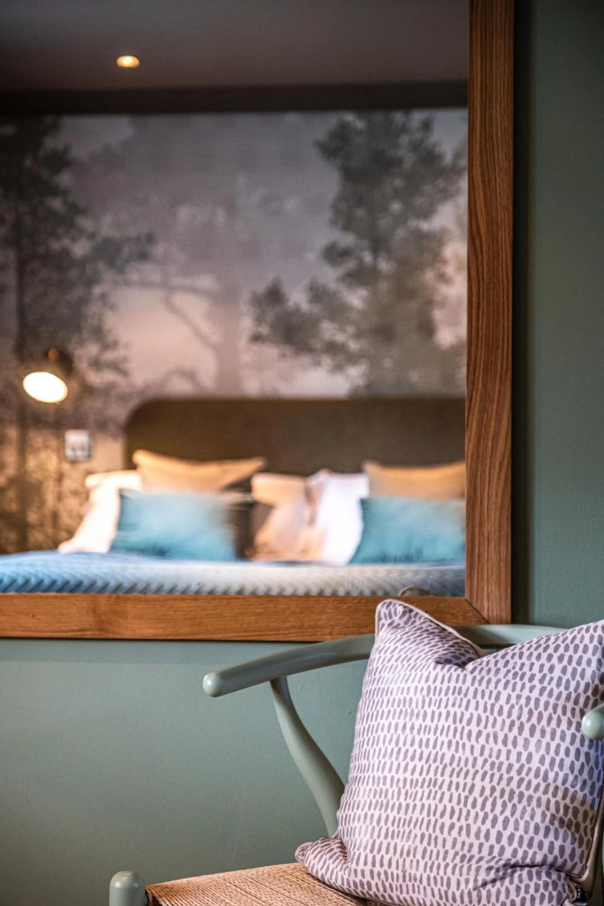 Decorative detail, Bed in The Cricketers Clavering