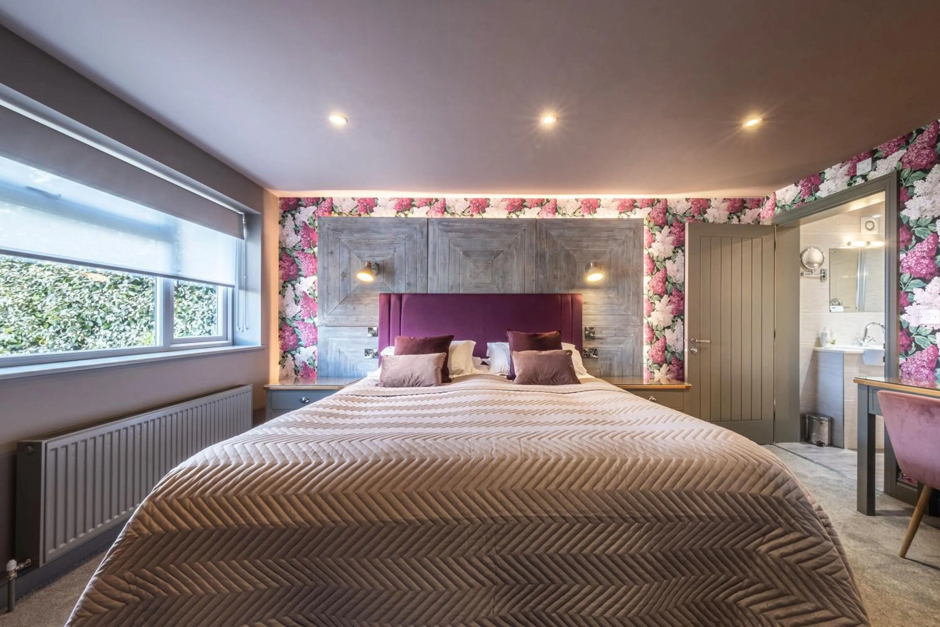 Bed in The Cricketers Clavering