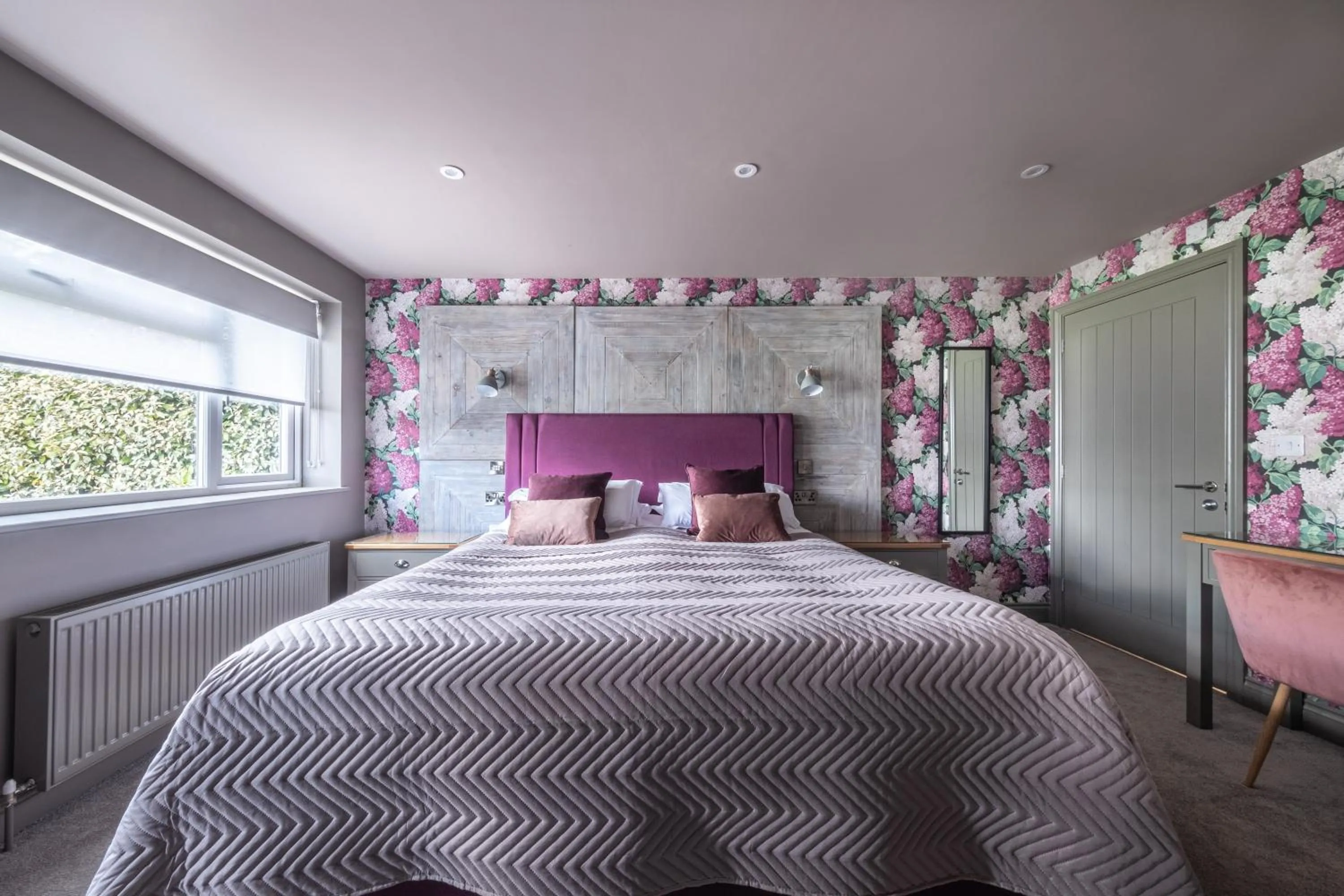 Bedroom, Bed in The Cricketers Clavering