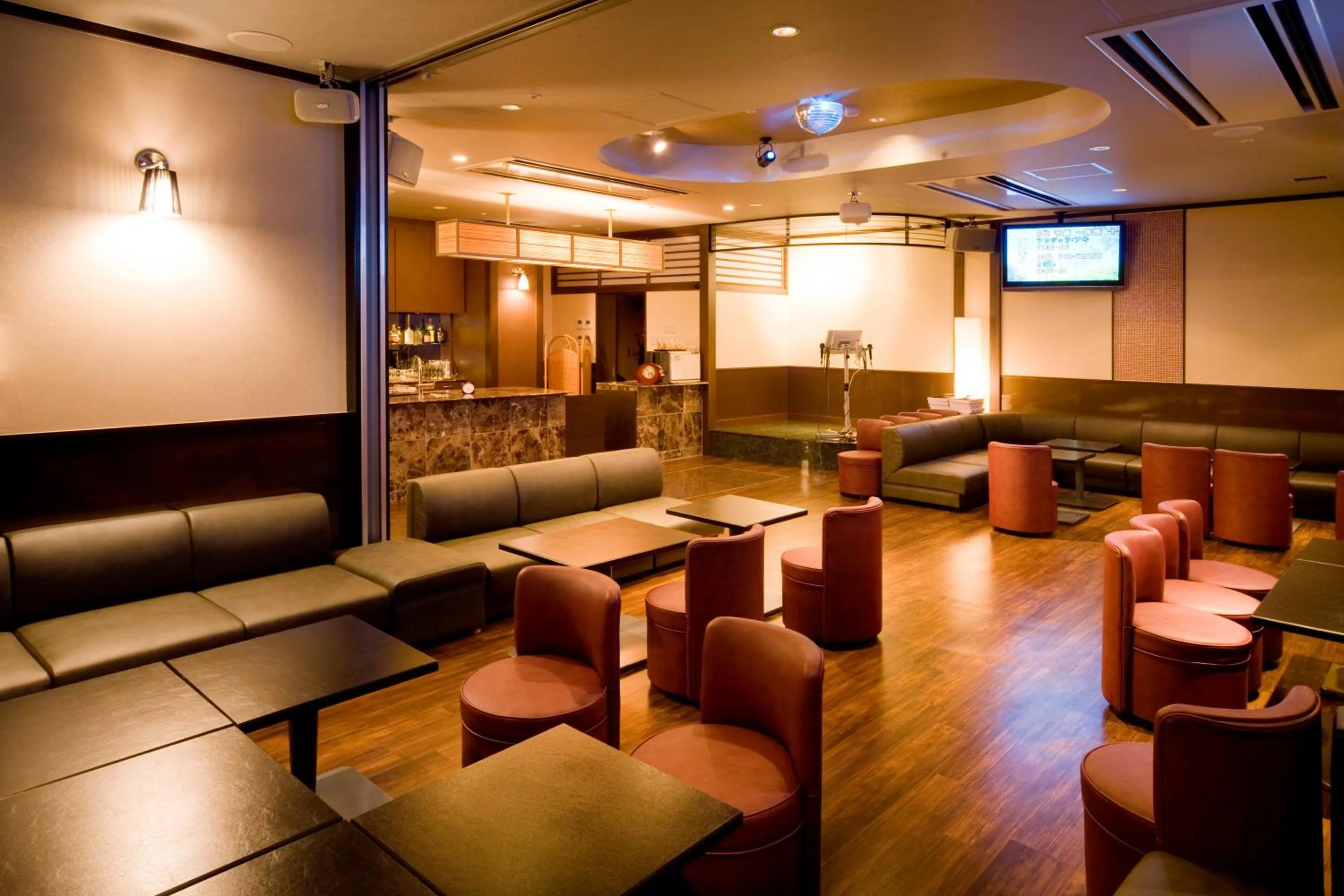 Karaoke in Hotel Futaba