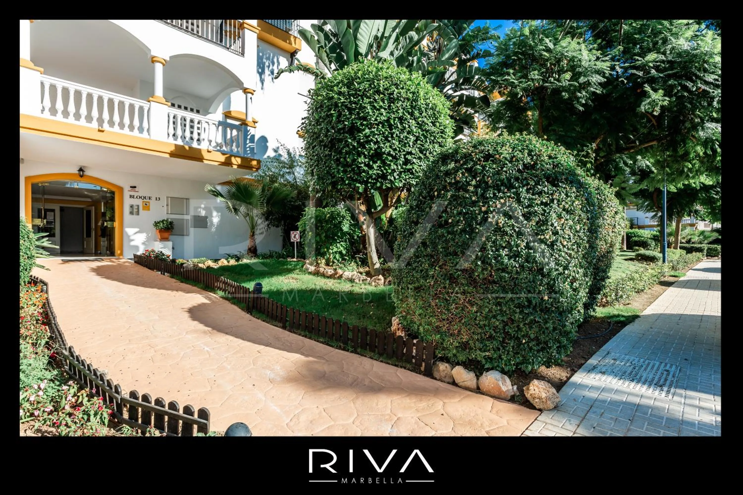 Facade/entrance in by Riva - 4 bedroom apartment in Dama de noche