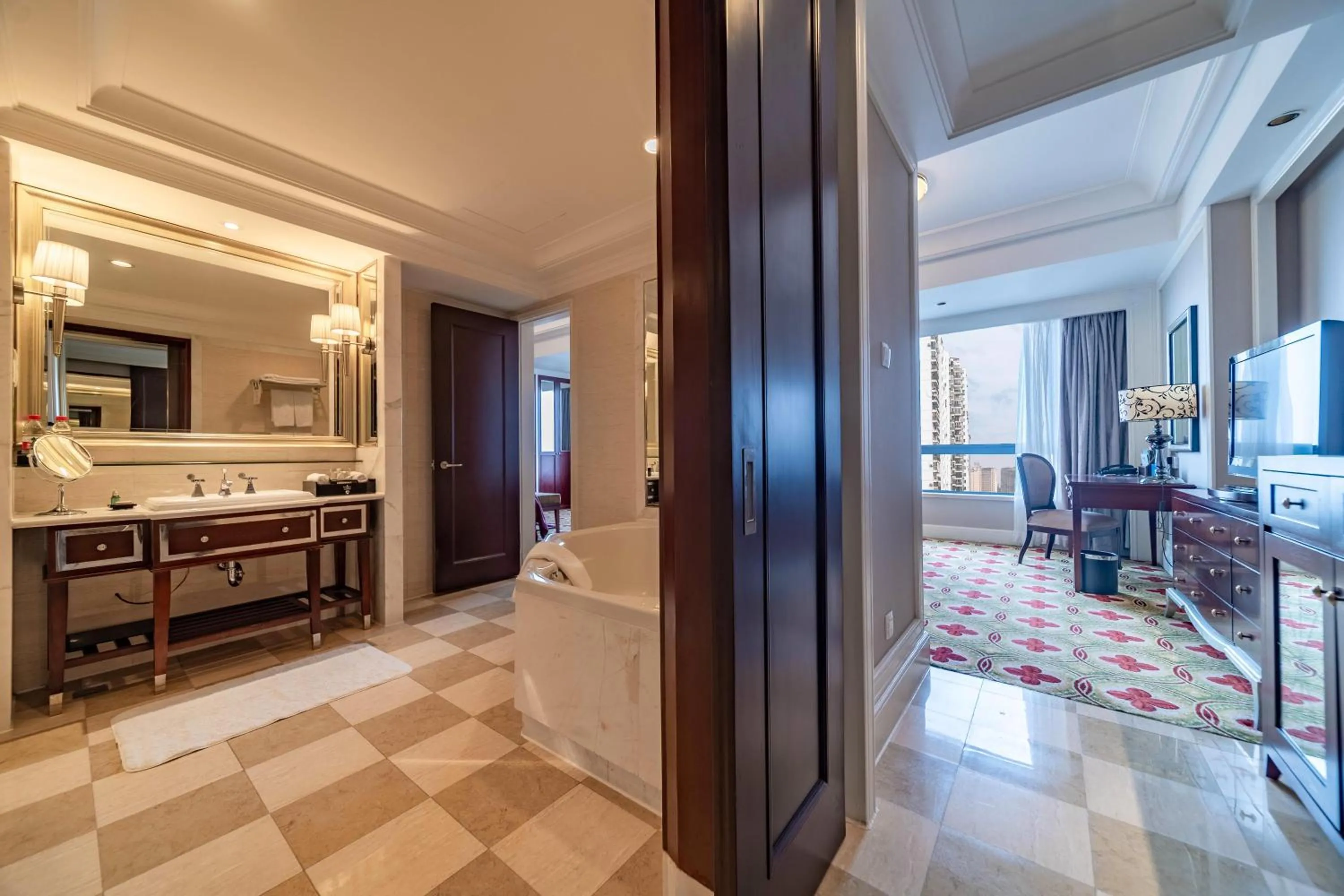 Bathroom in Ramada Yichang Hotel