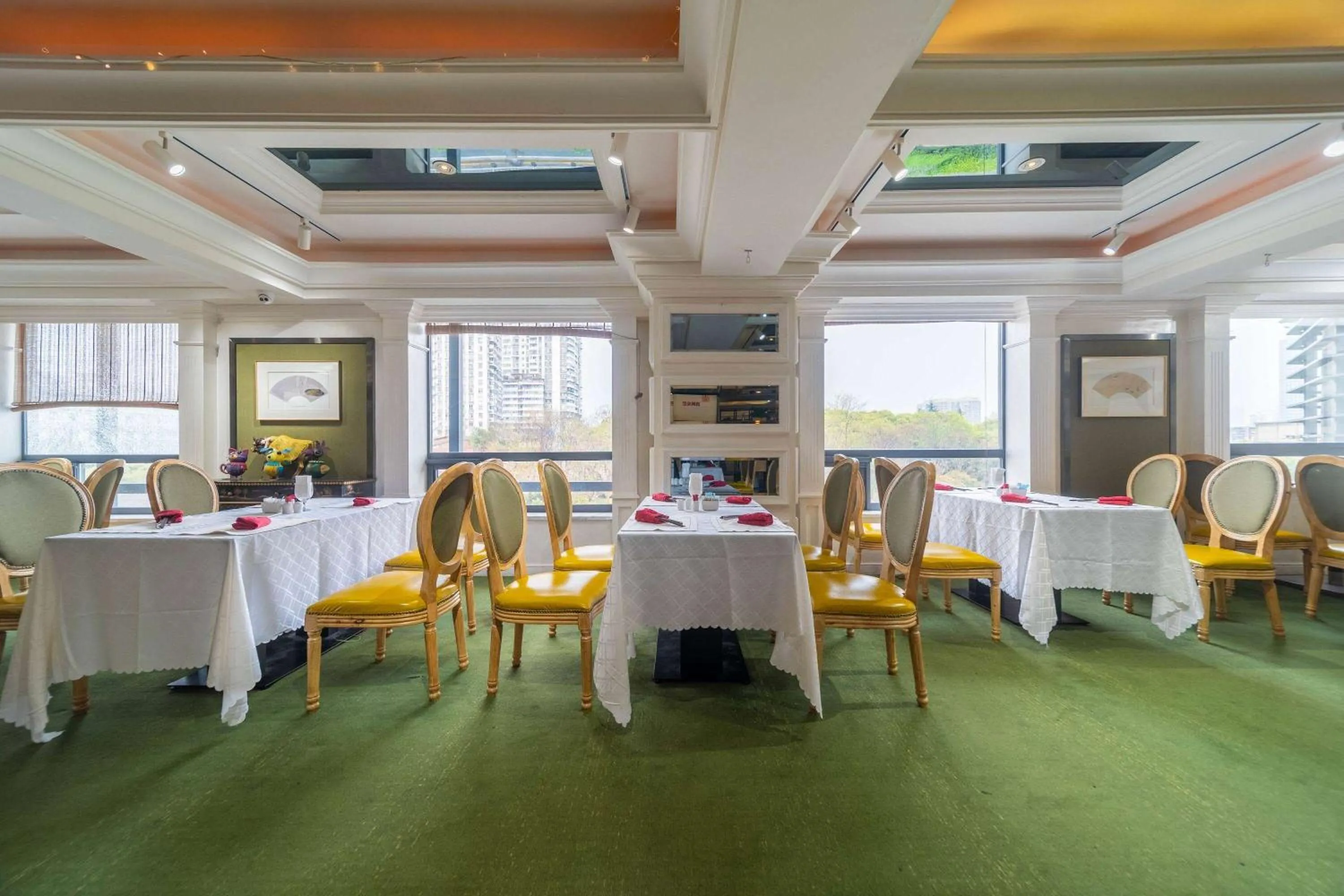 Restaurant/places to eat in Ramada Yichang Hotel