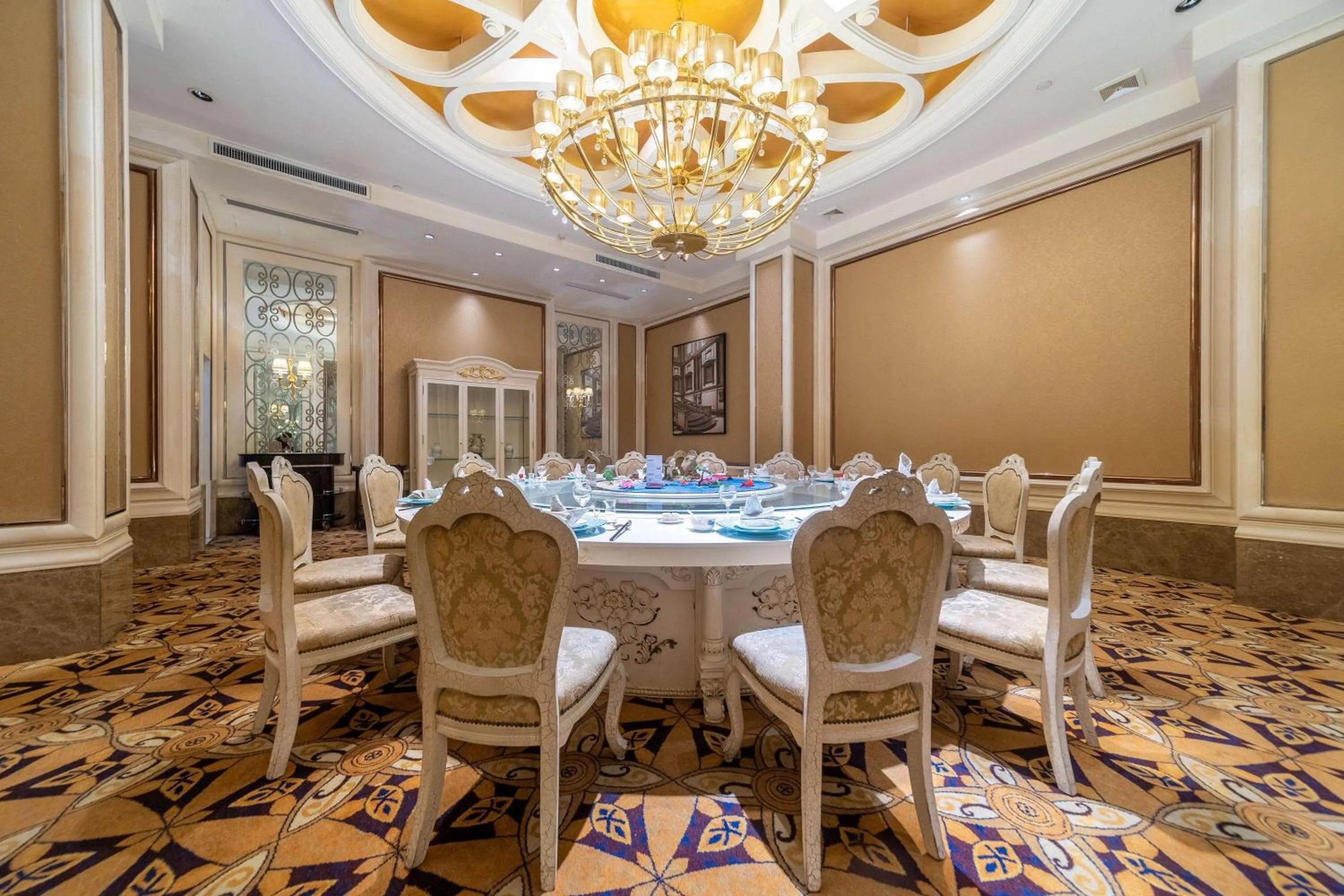 Restaurant/places to eat in Ramada Yichang Hotel